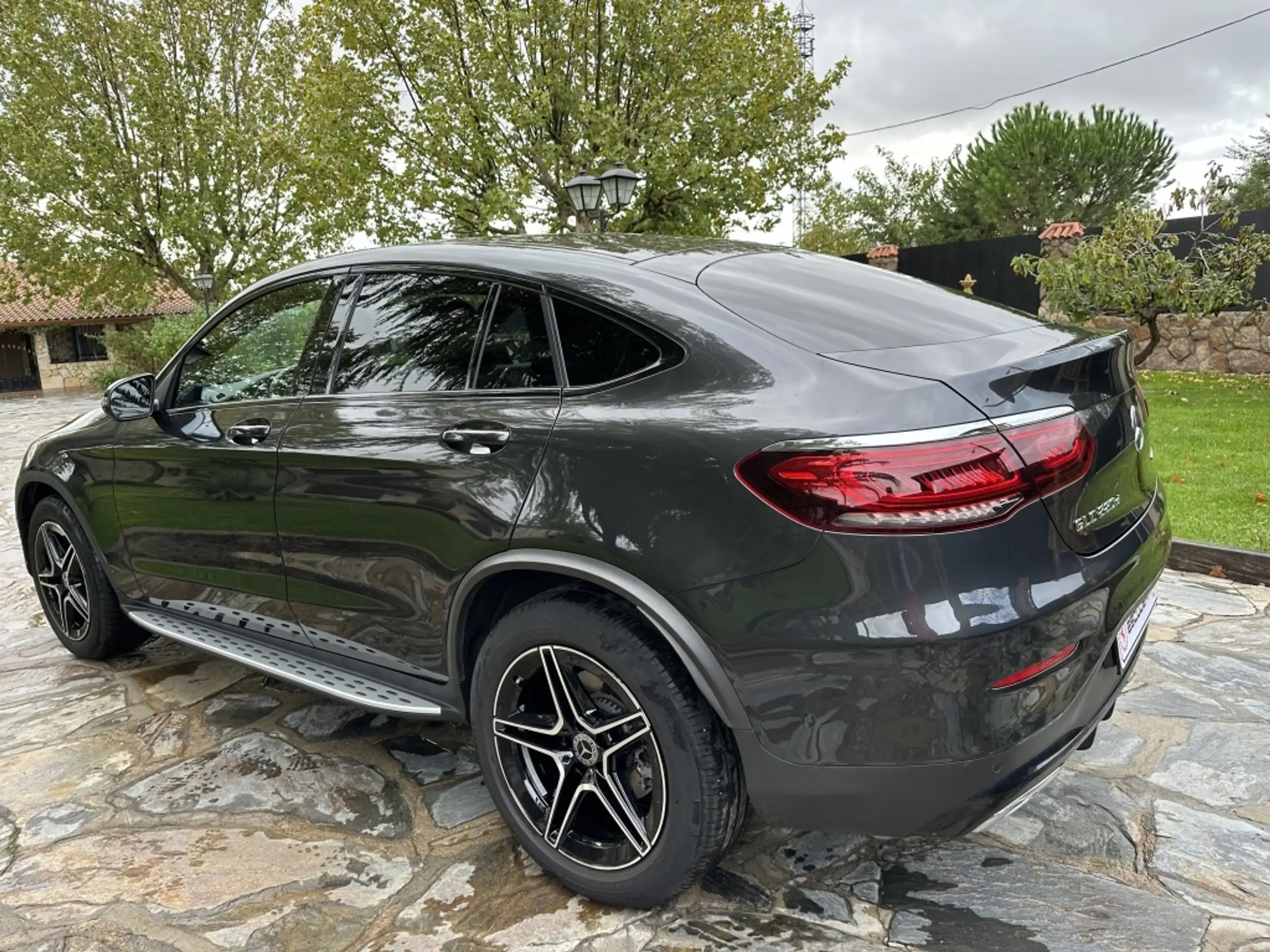 Mercedes-Benz - GLC 220