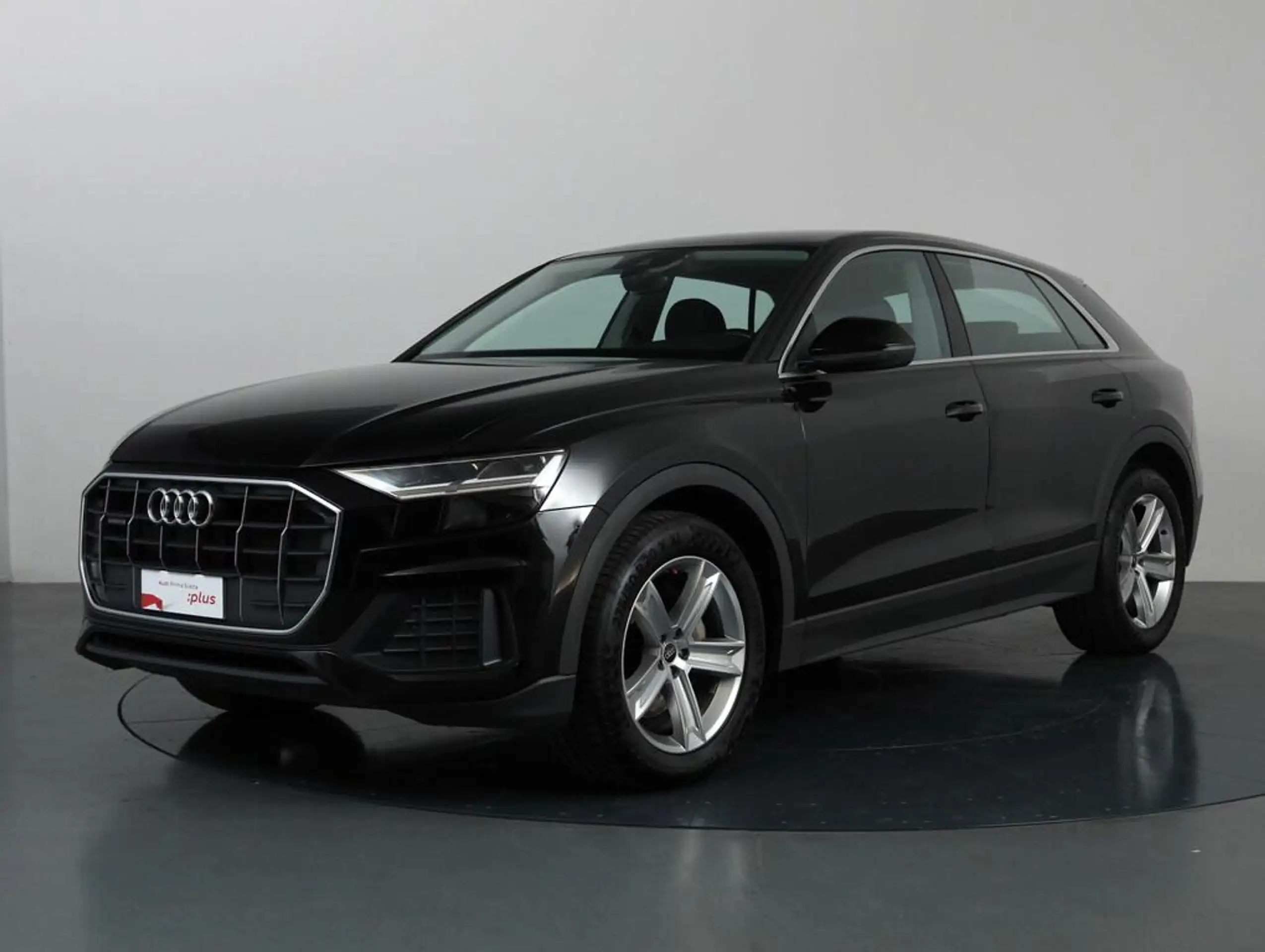 Audi - Q8