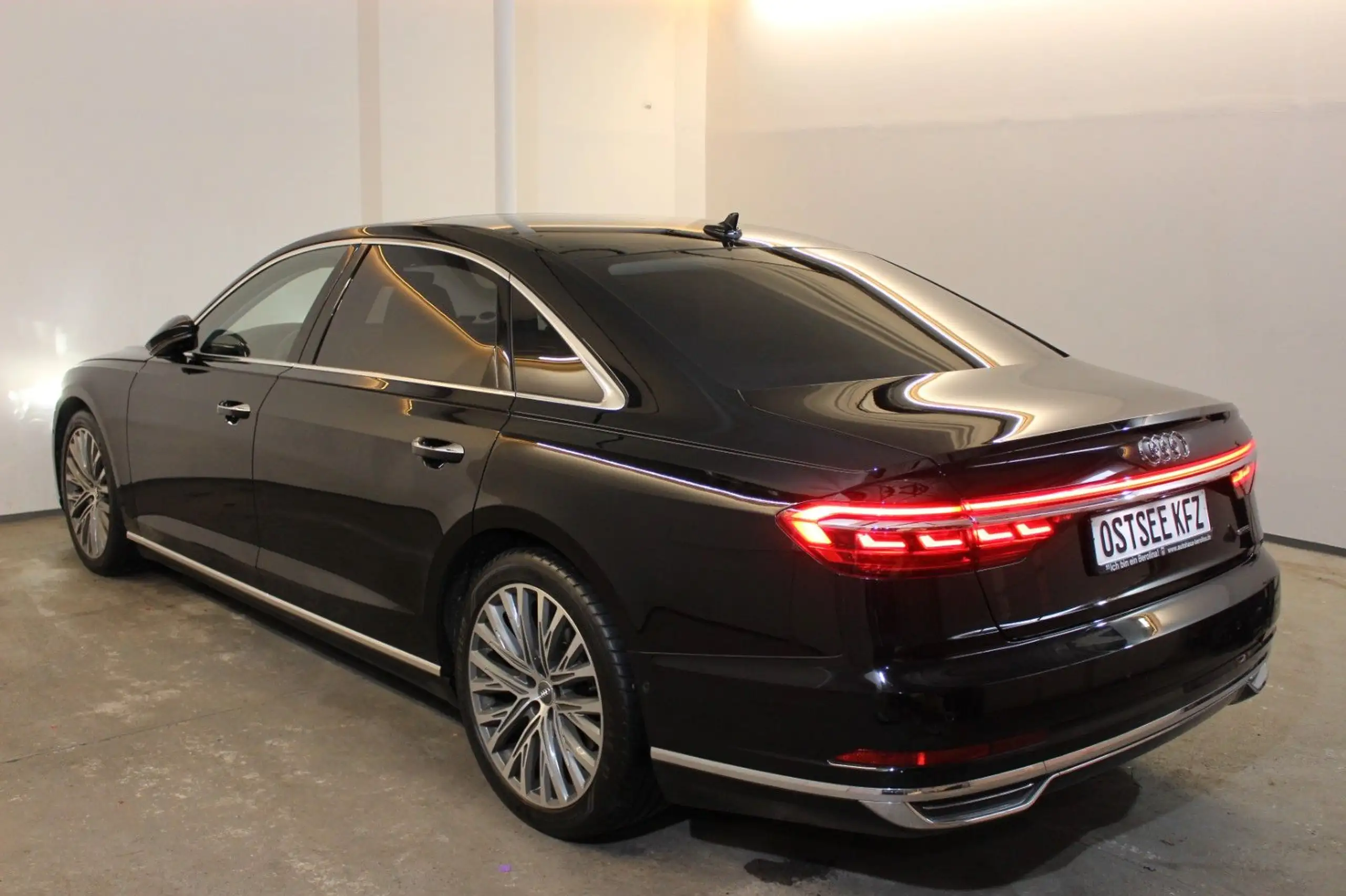 Audi - A8