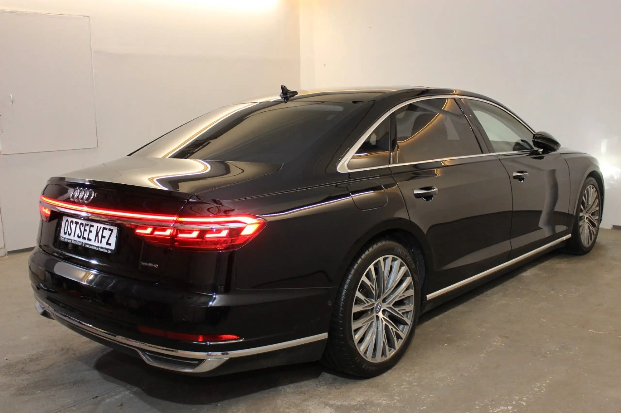 Audi - A8