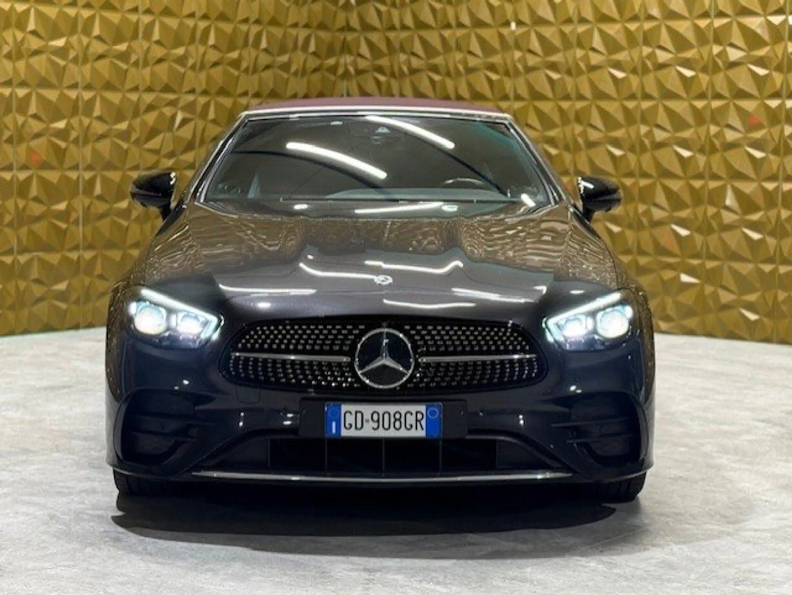 Mercedes-Benz - E 220