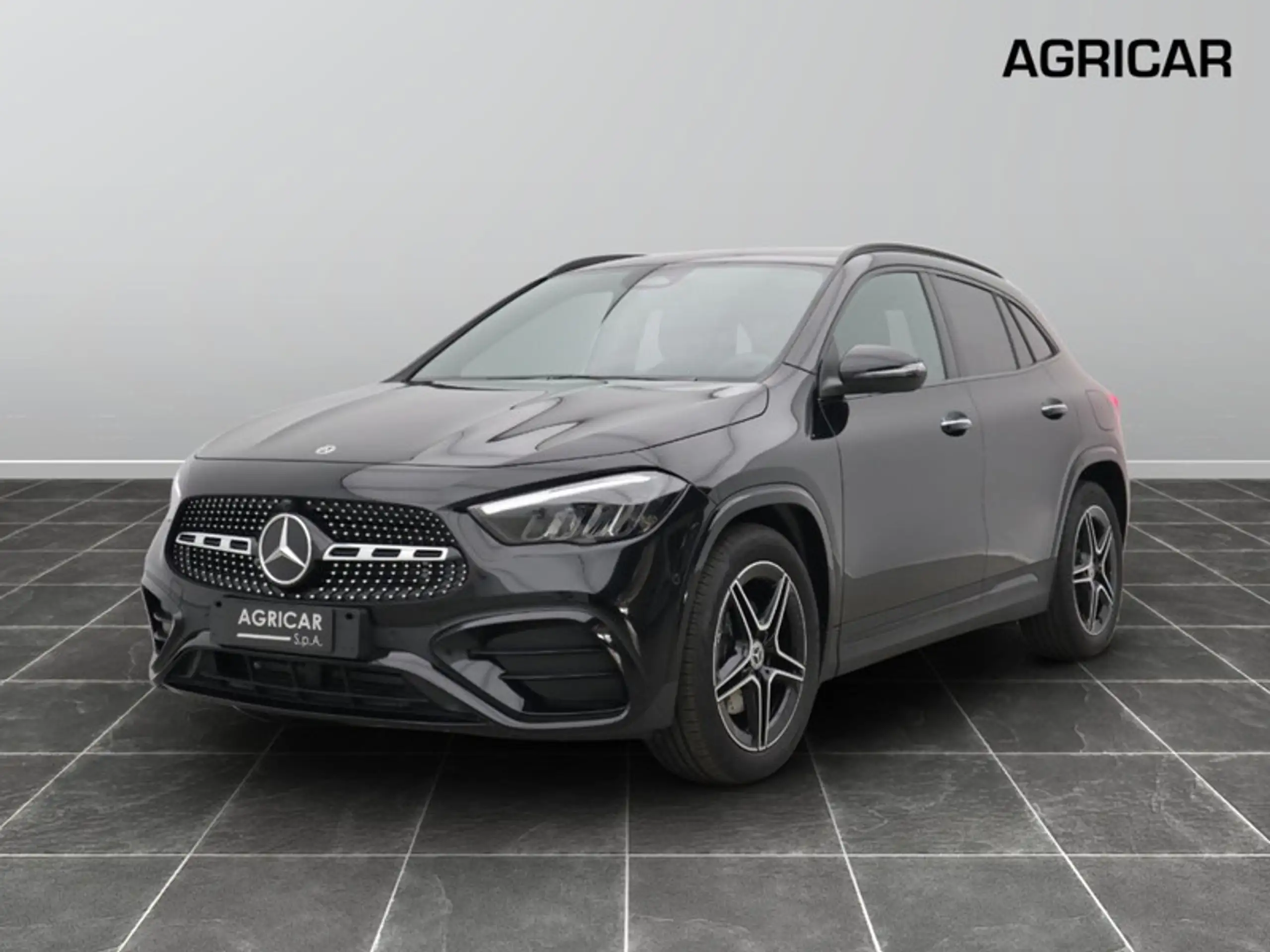 Mercedes-Benz - GLA 200