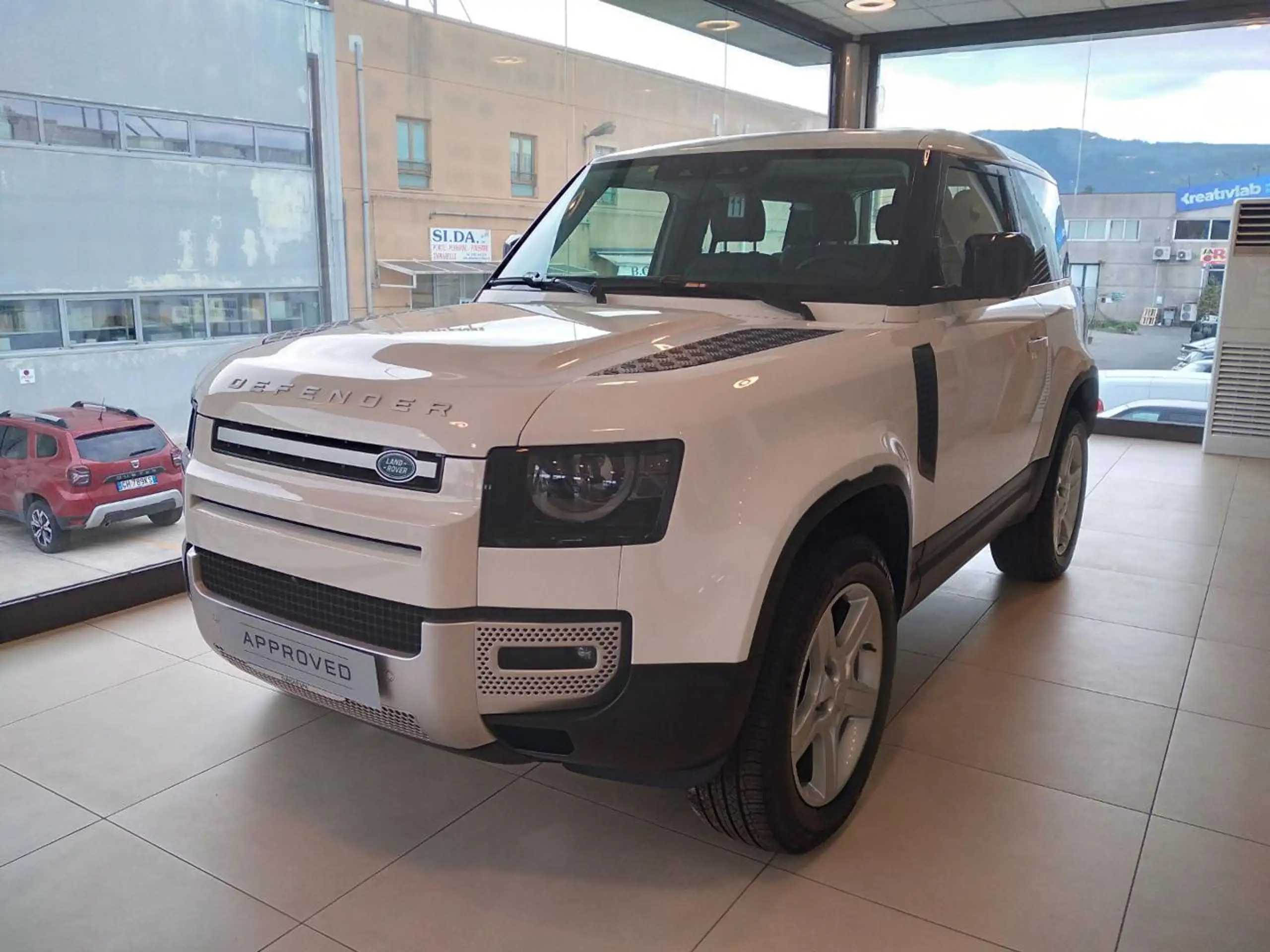 Land Rover Defender 2023