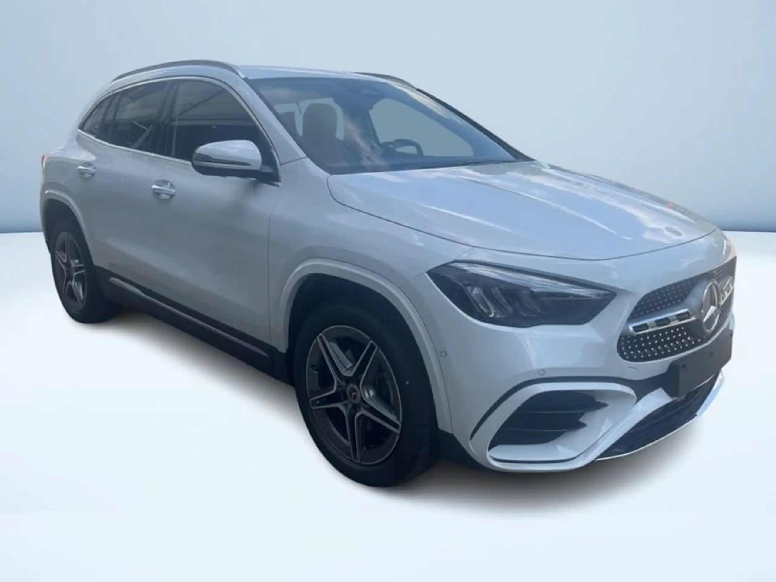 Mercedes-Benz - GLA 250