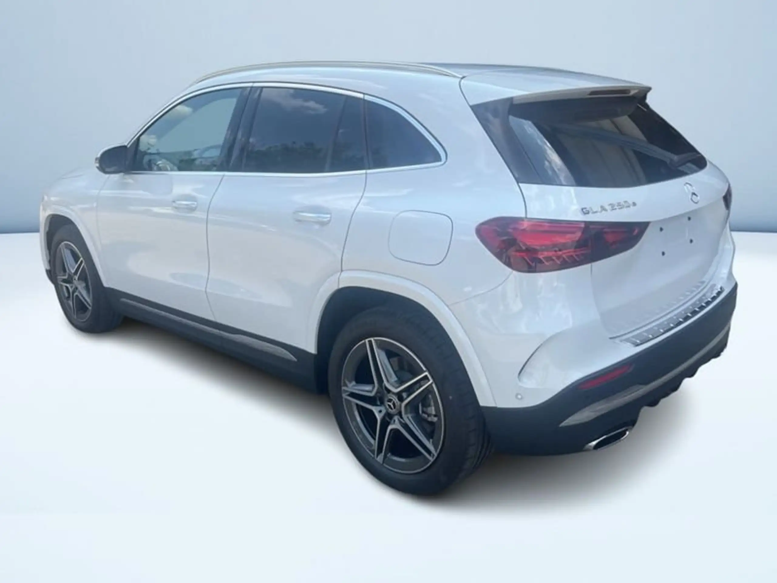 Mercedes-Benz - GLA 250