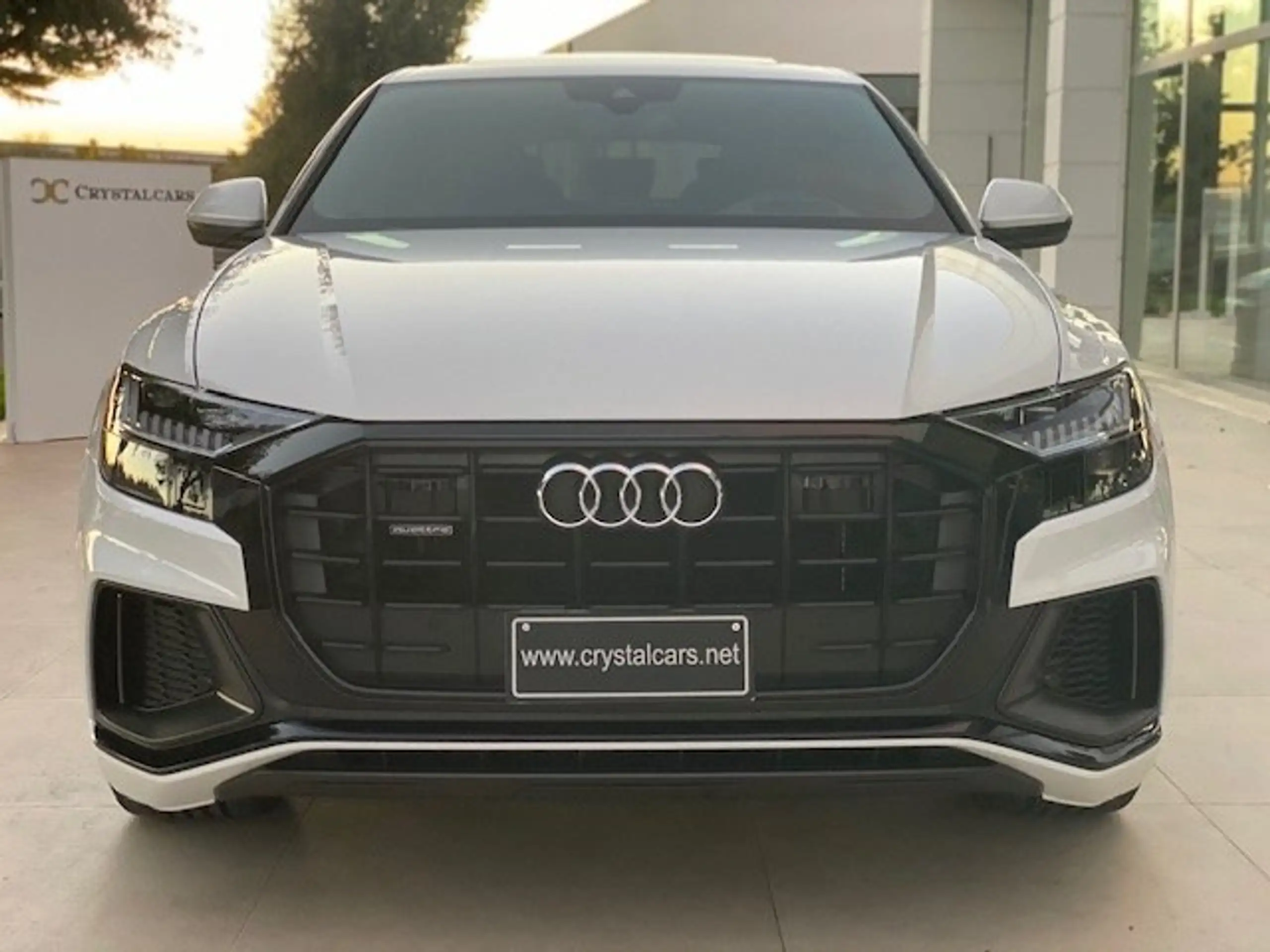 Audi - Q8