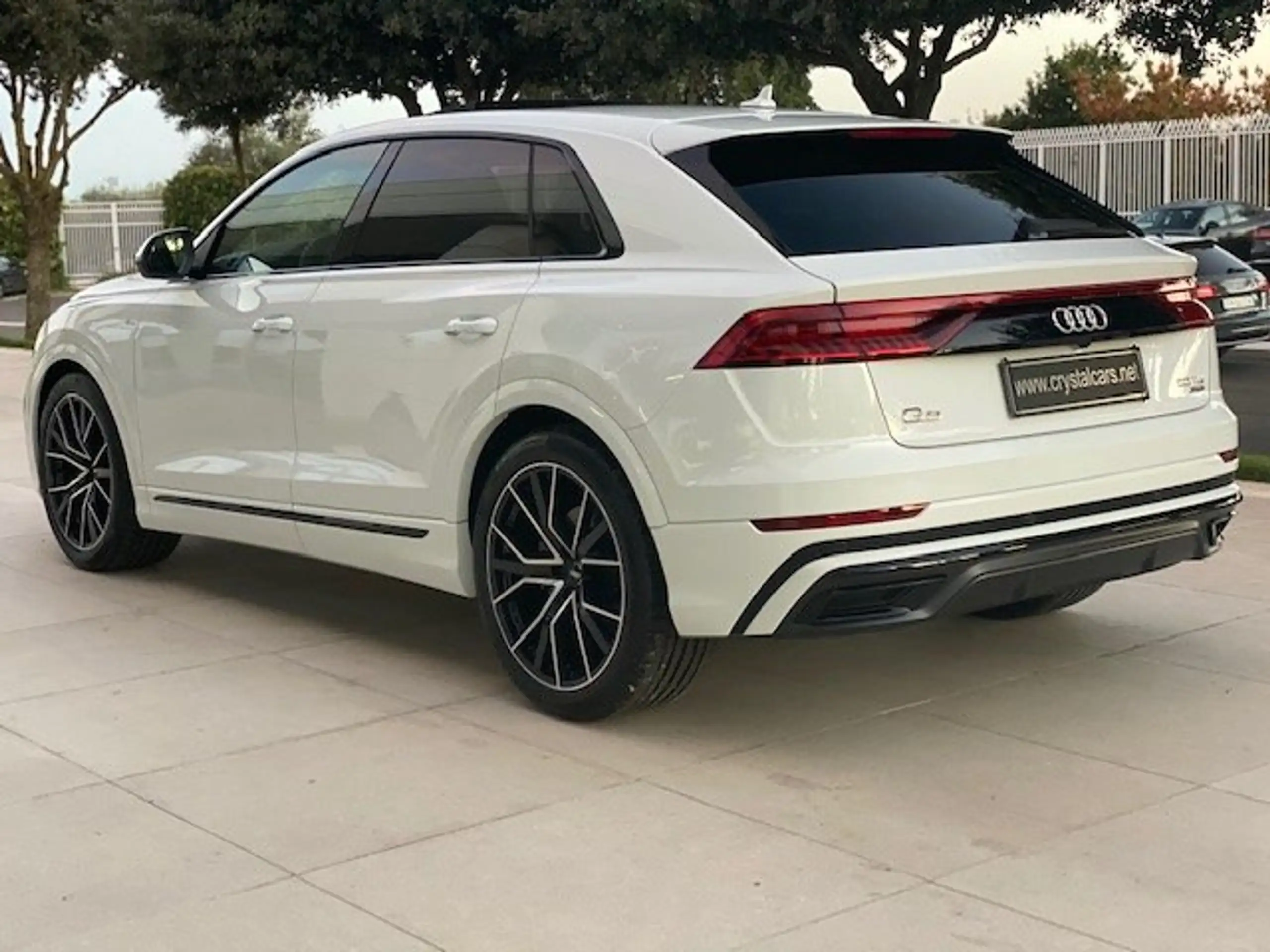 Audi - Q8