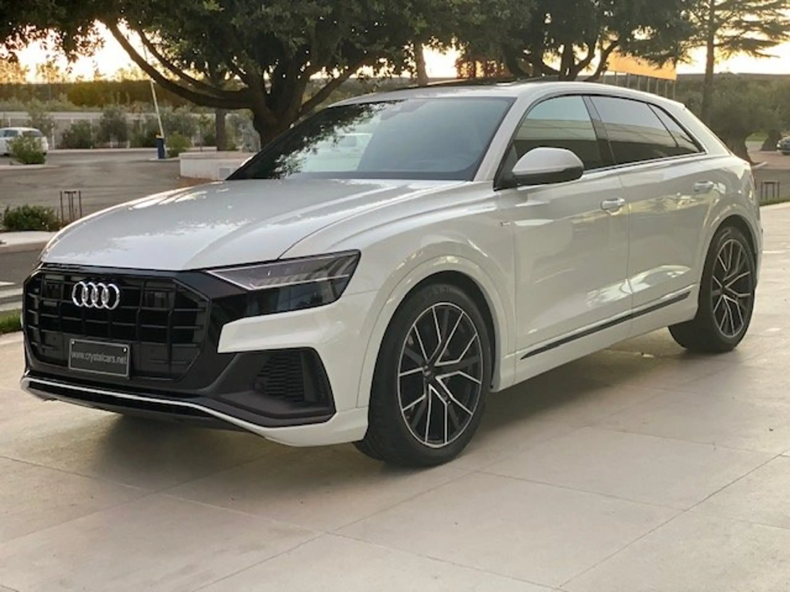 Audi - Q8