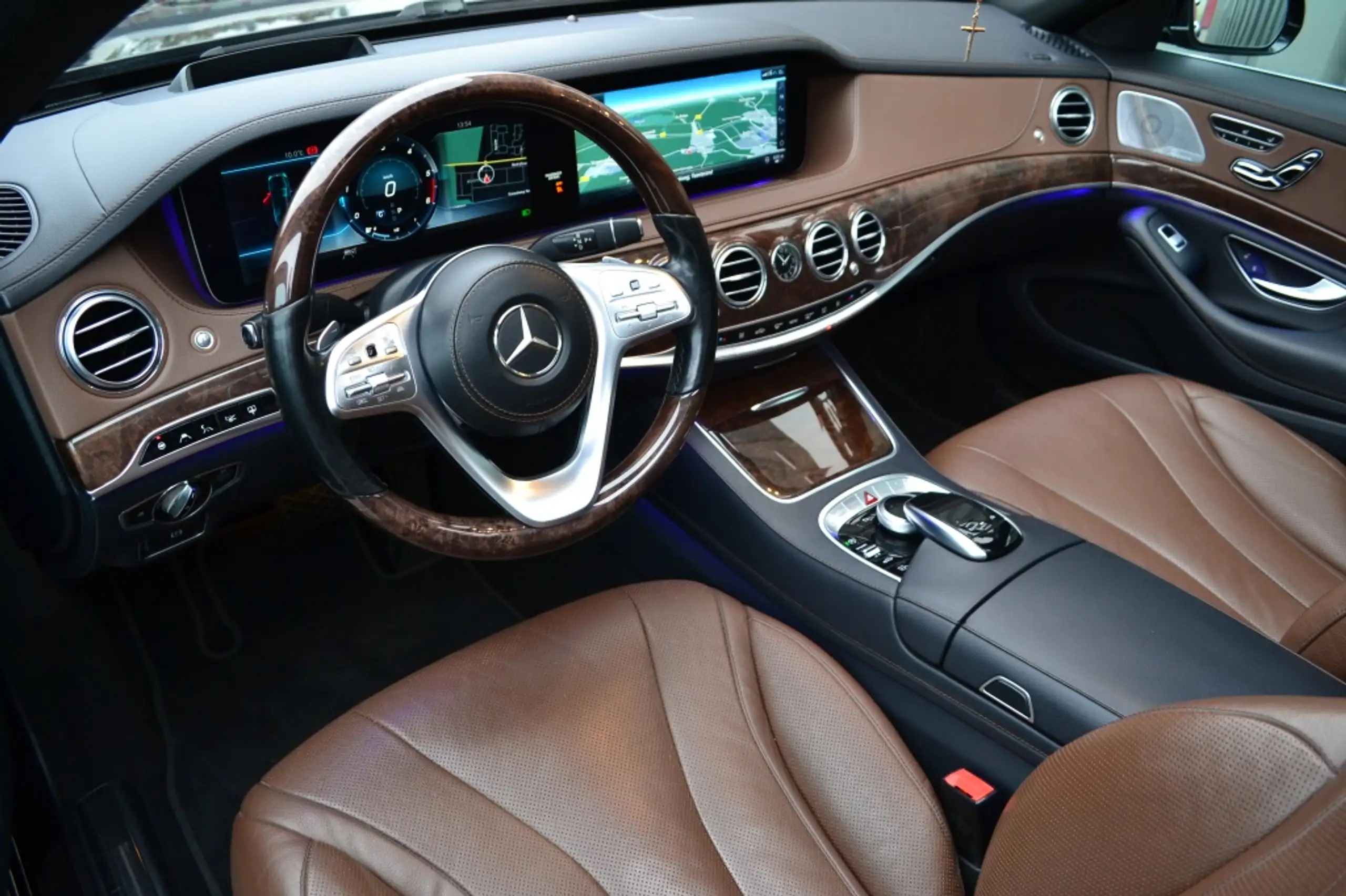 Mercedes-Benz - S 400