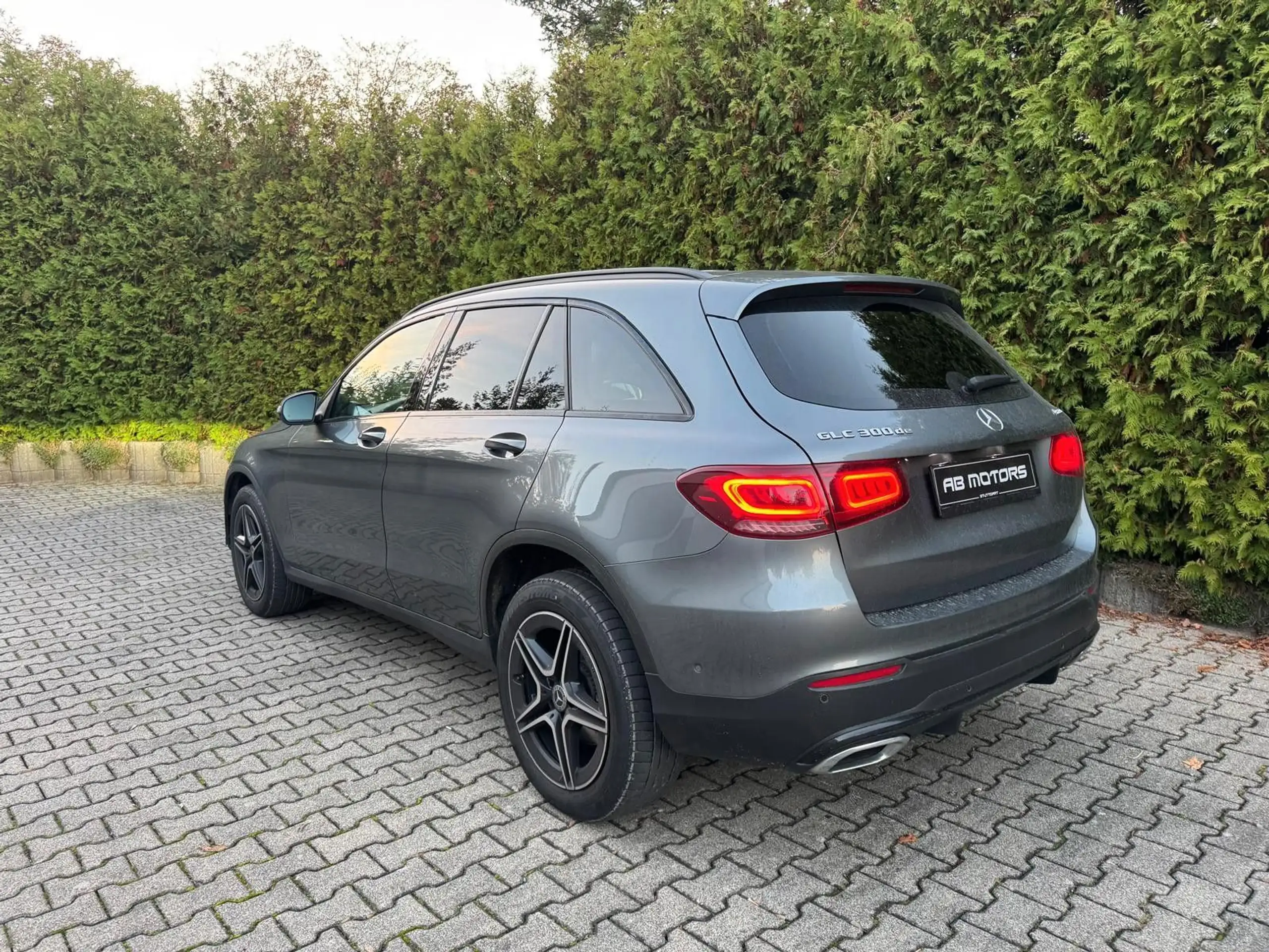 Mercedes-Benz - GLC 300