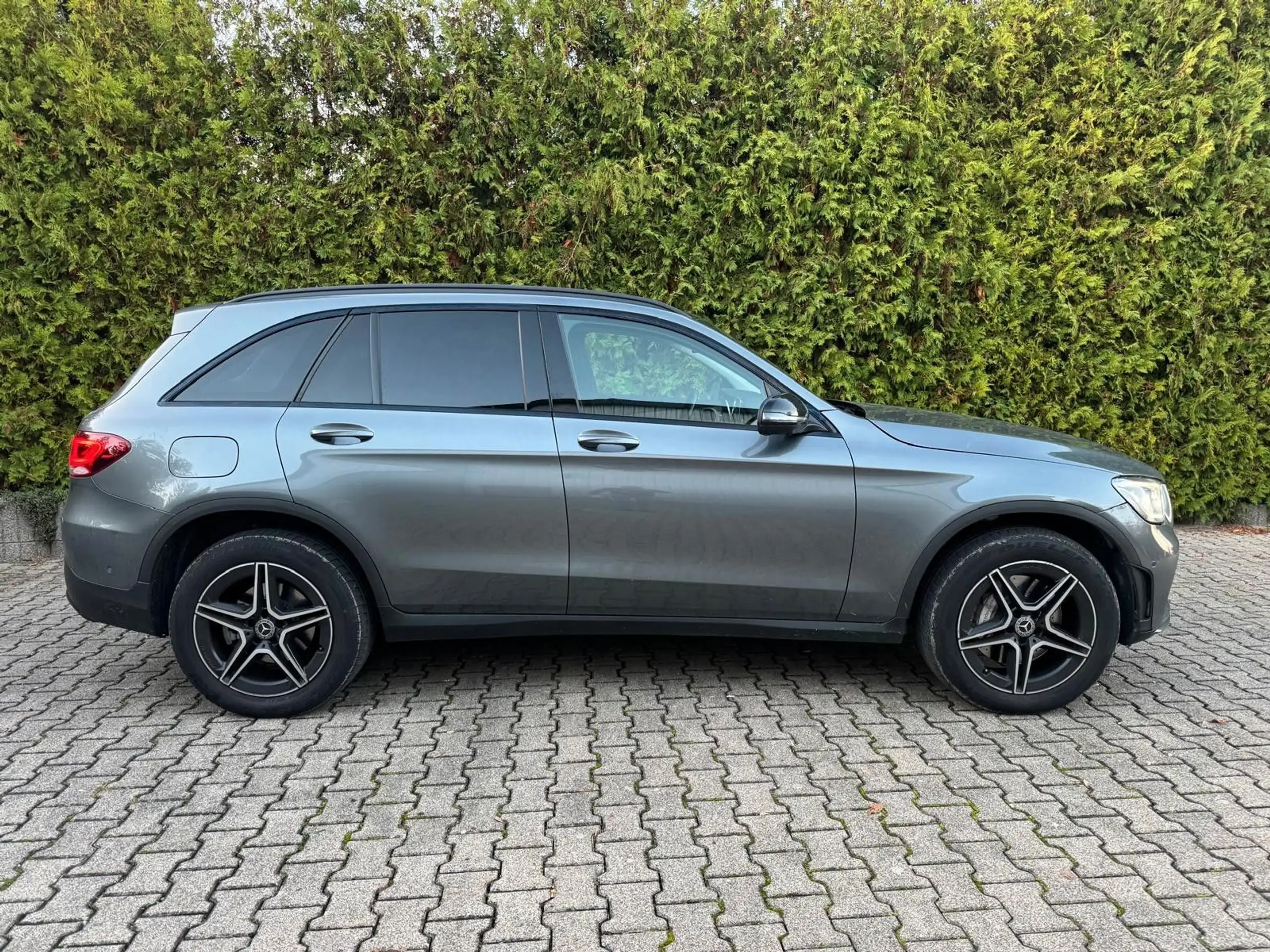 Mercedes-Benz - GLC 300