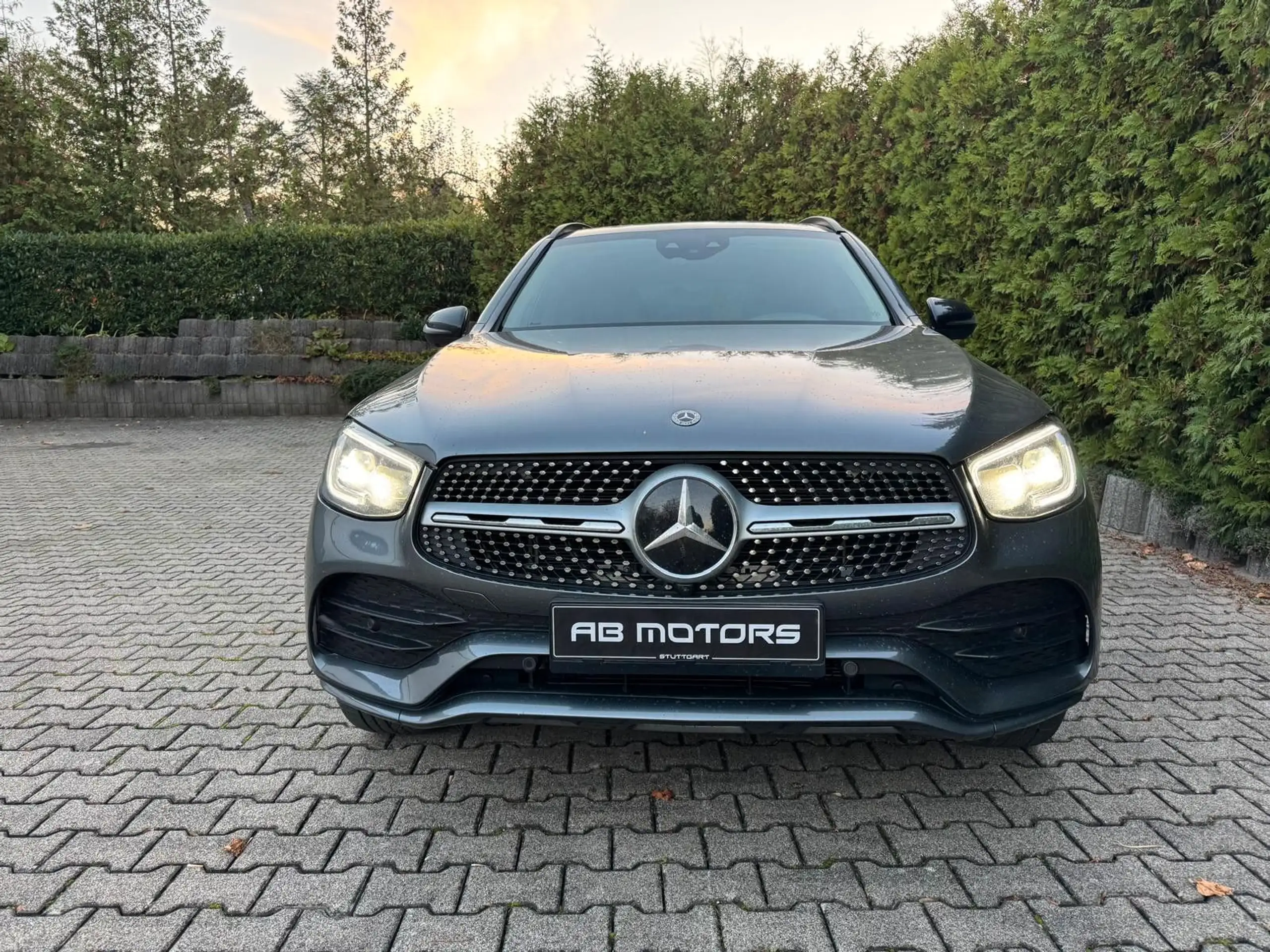 Mercedes-Benz - GLC 300