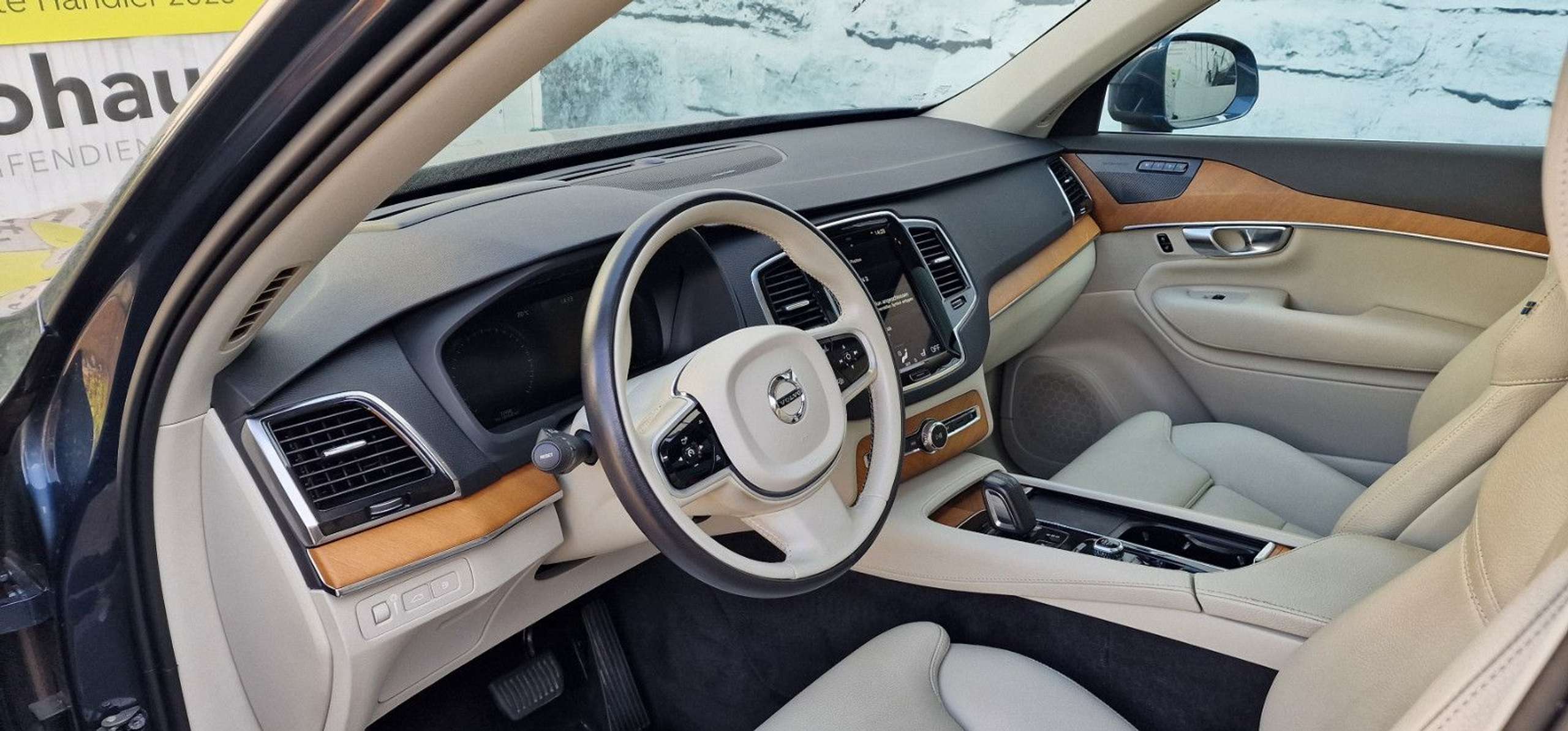 Volvo - XC90