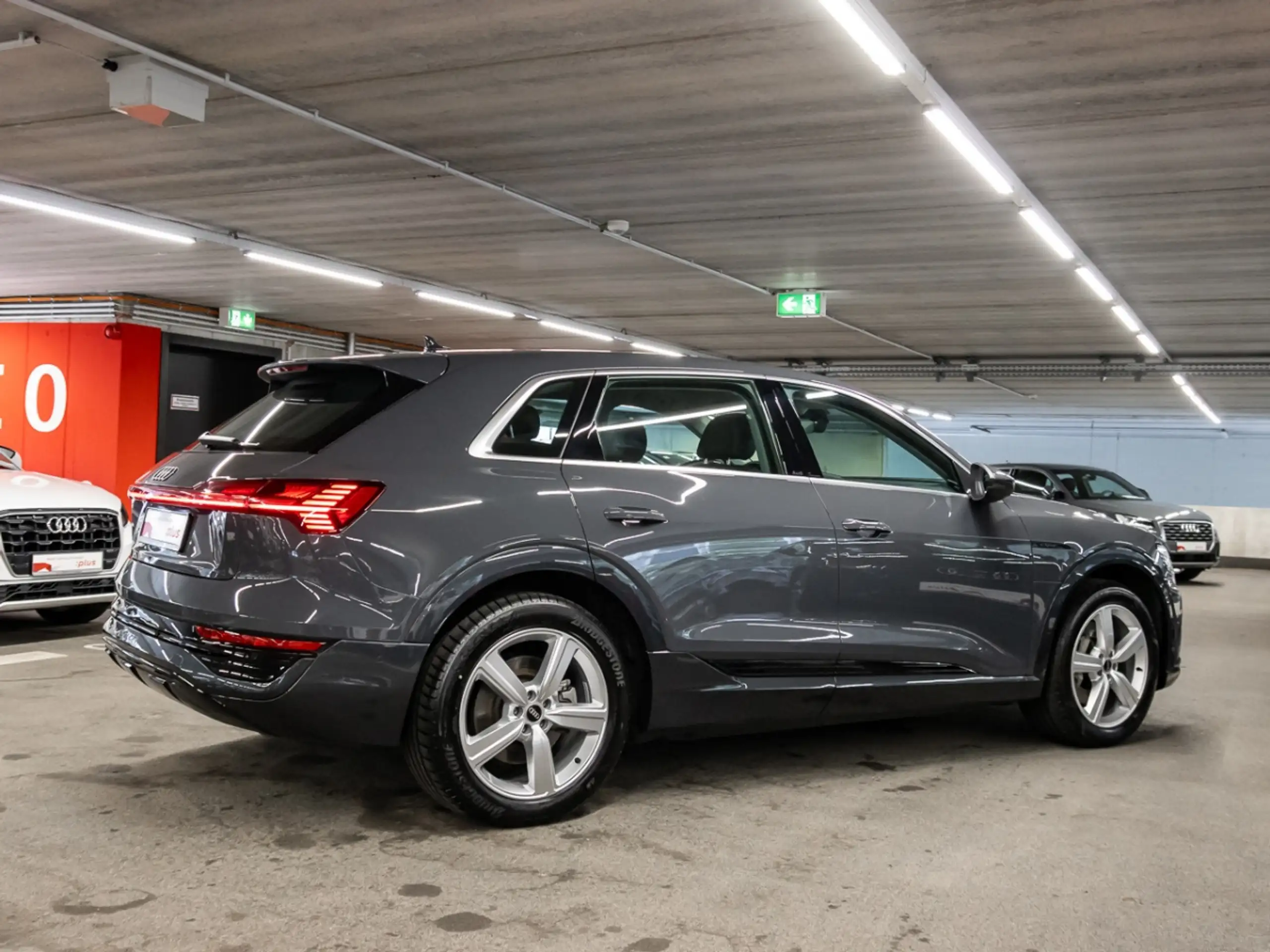 Audi - Q8 e-tron