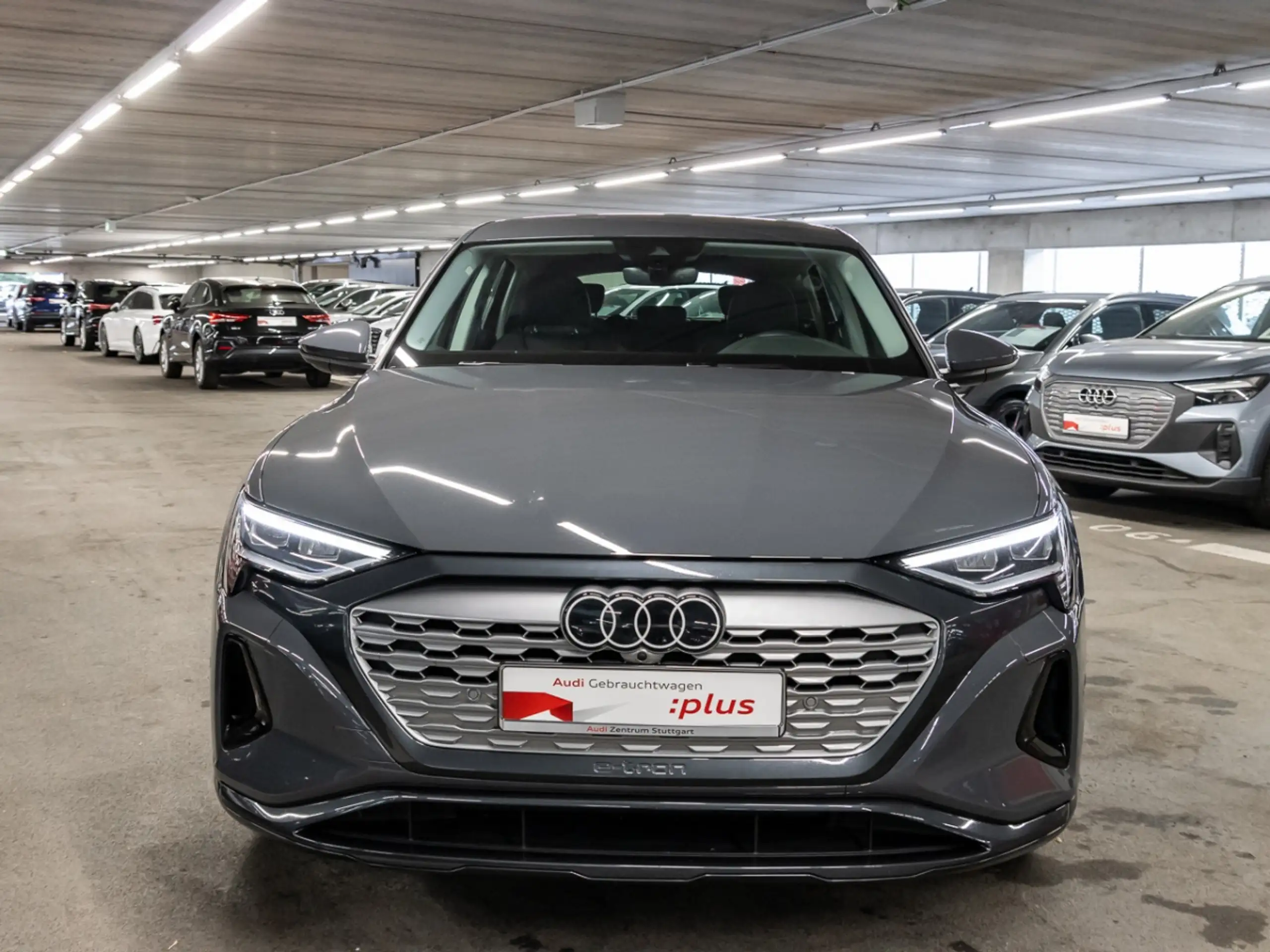 Audi - Q8 e-tron