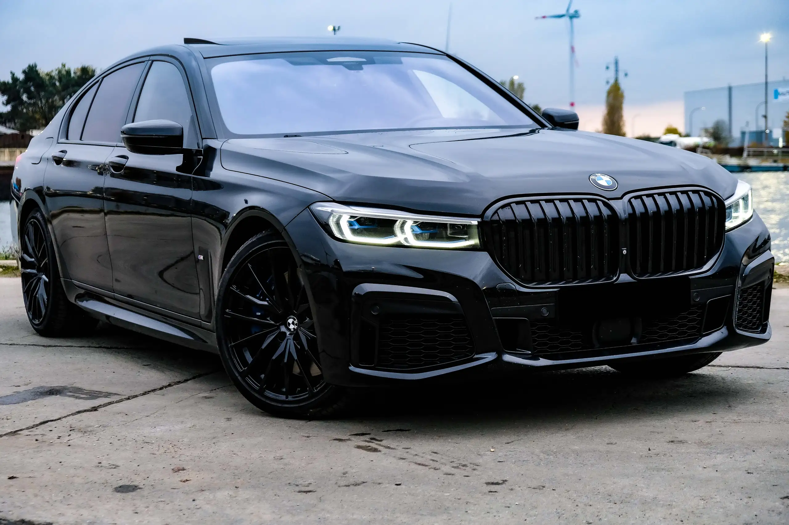 BMW 745 2019