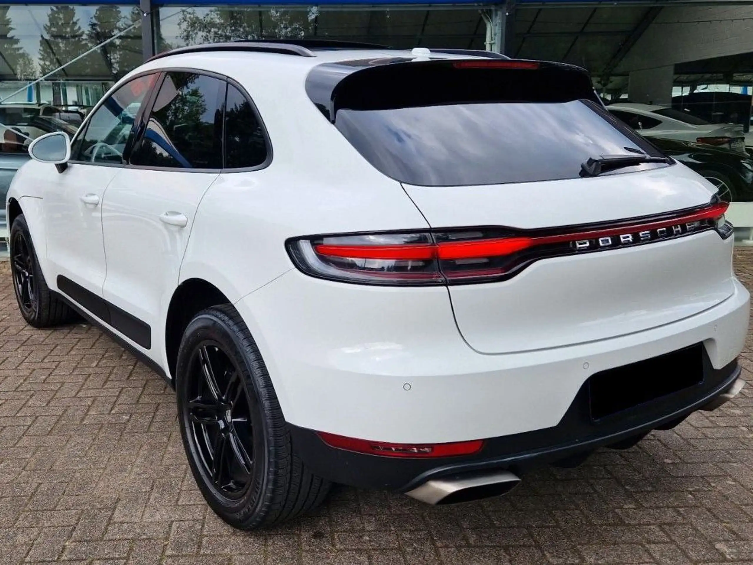 Porsche - Macan