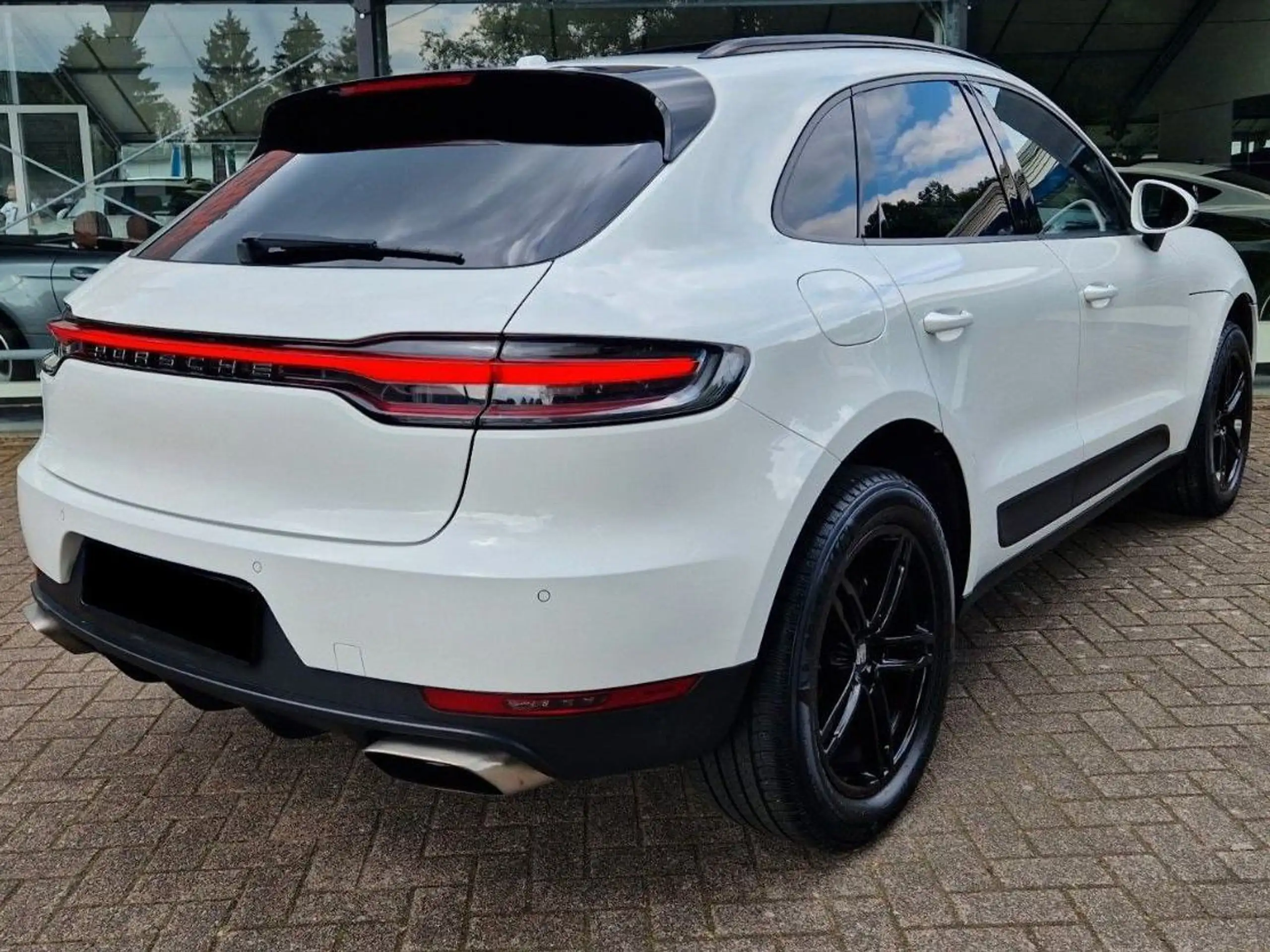 Porsche - Macan