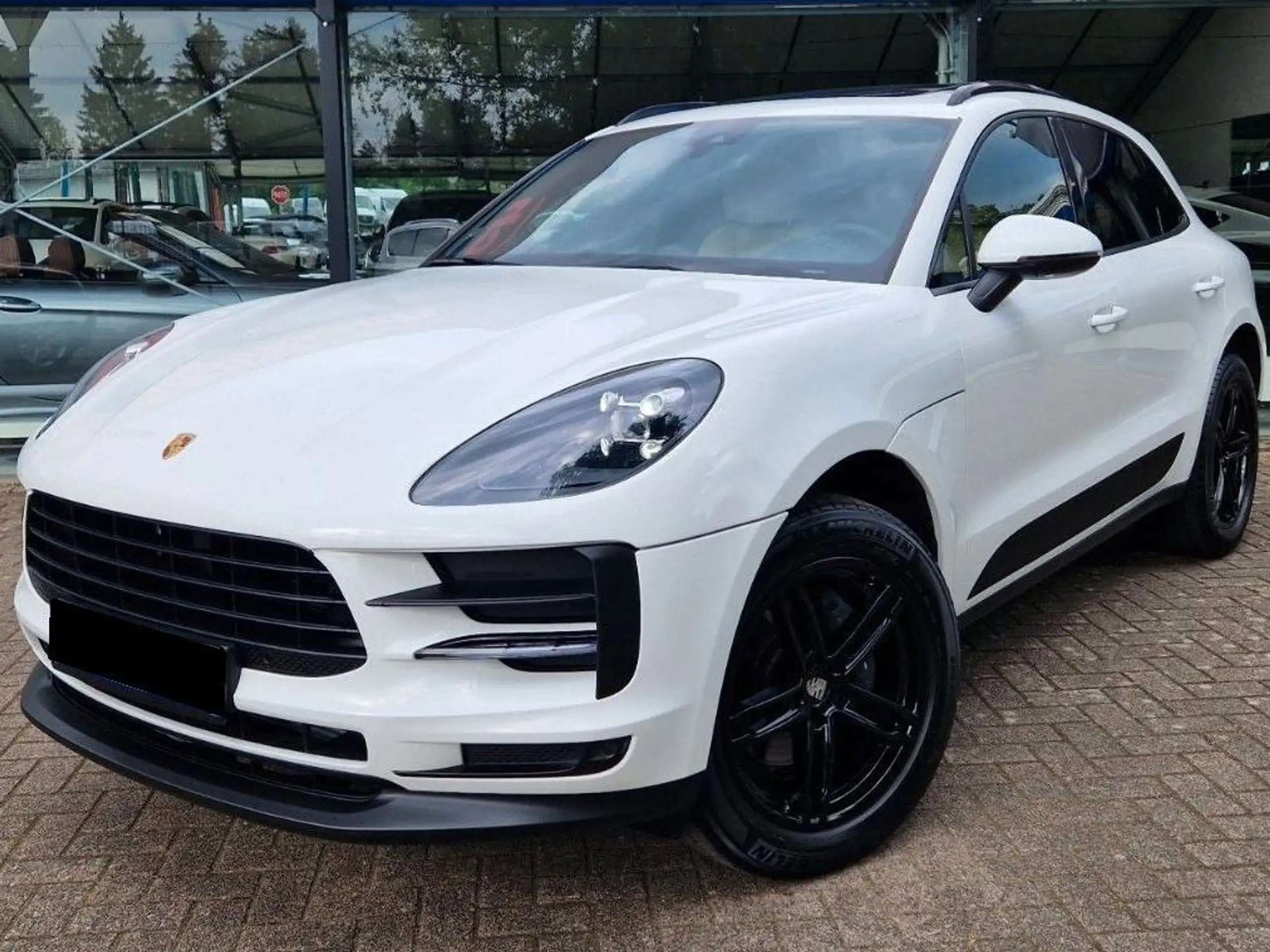 Porsche - Macan