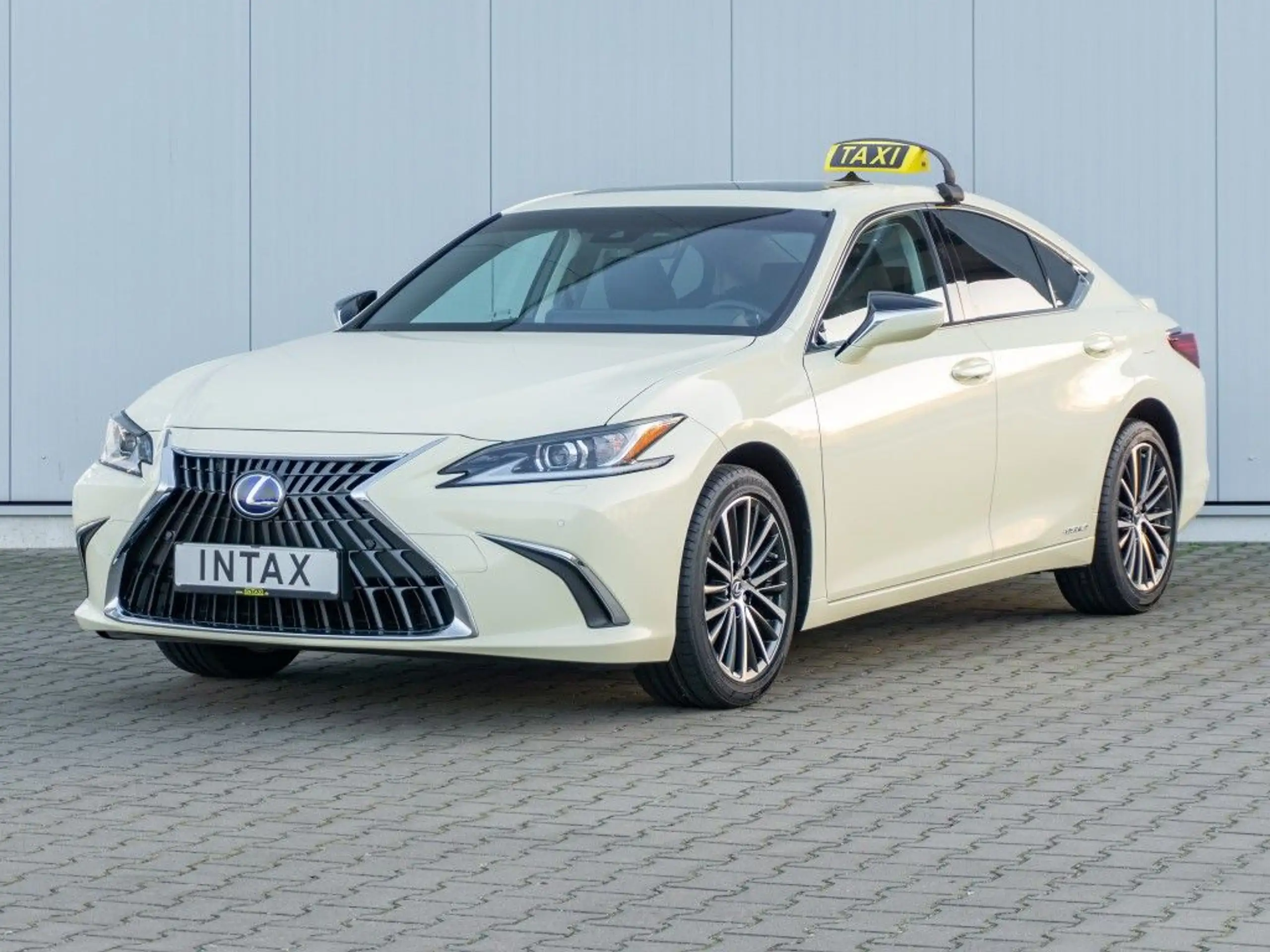 Lexus - ES 300