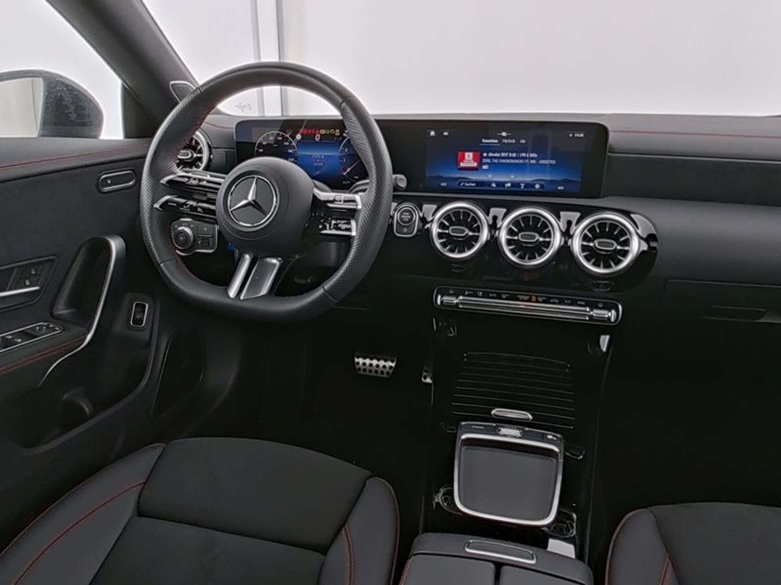 Mercedes-Benz - CLA 200