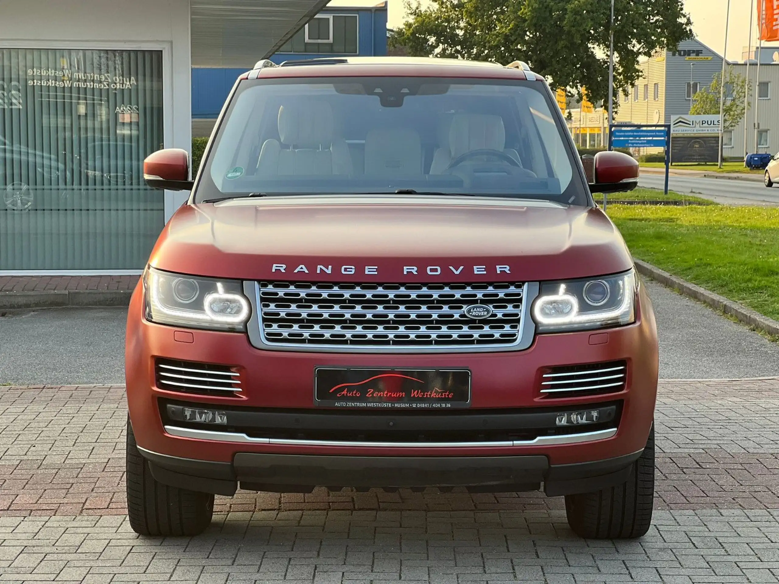 Land Rover - Range Rover