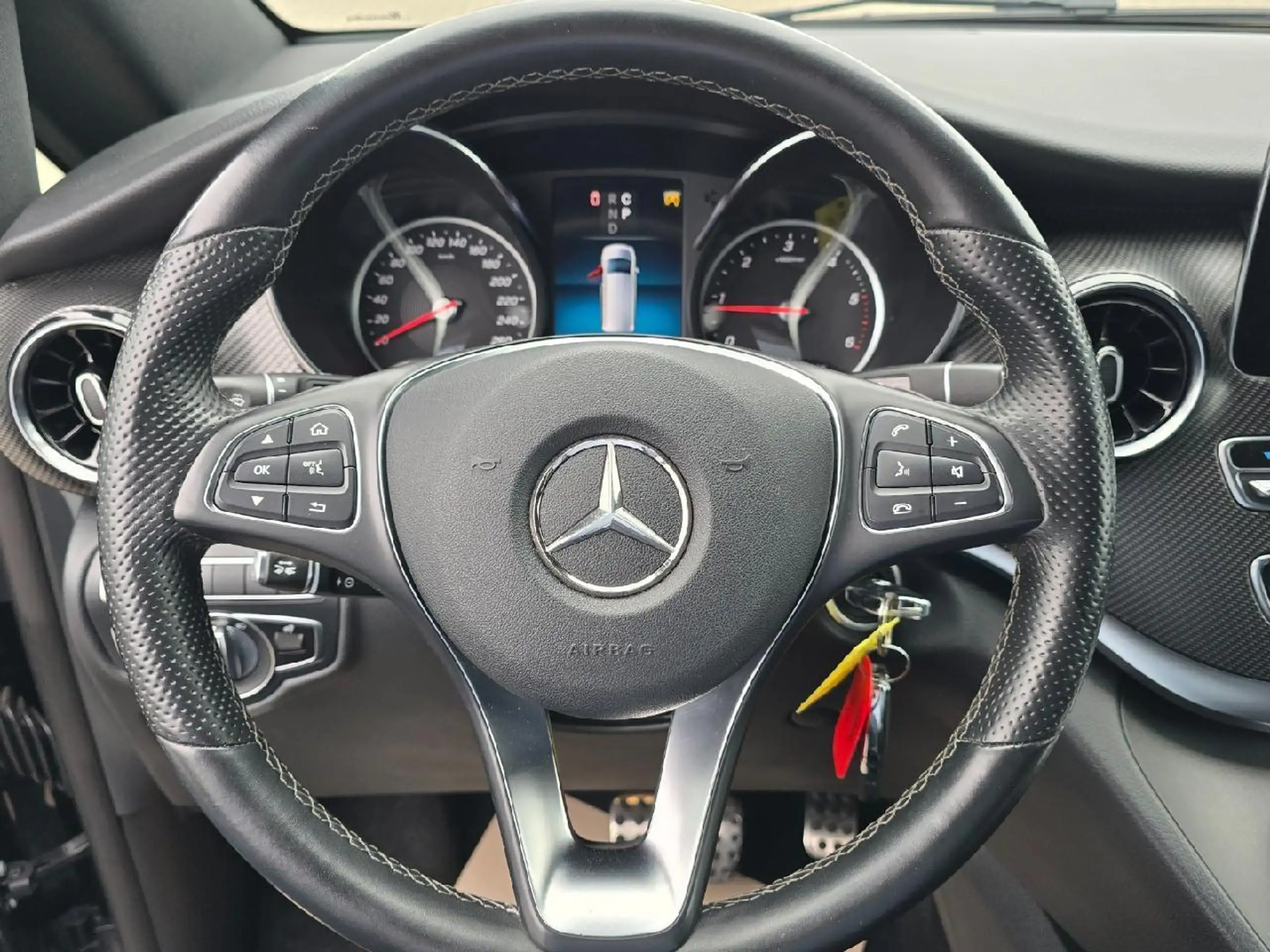 Mercedes-Benz - V 300