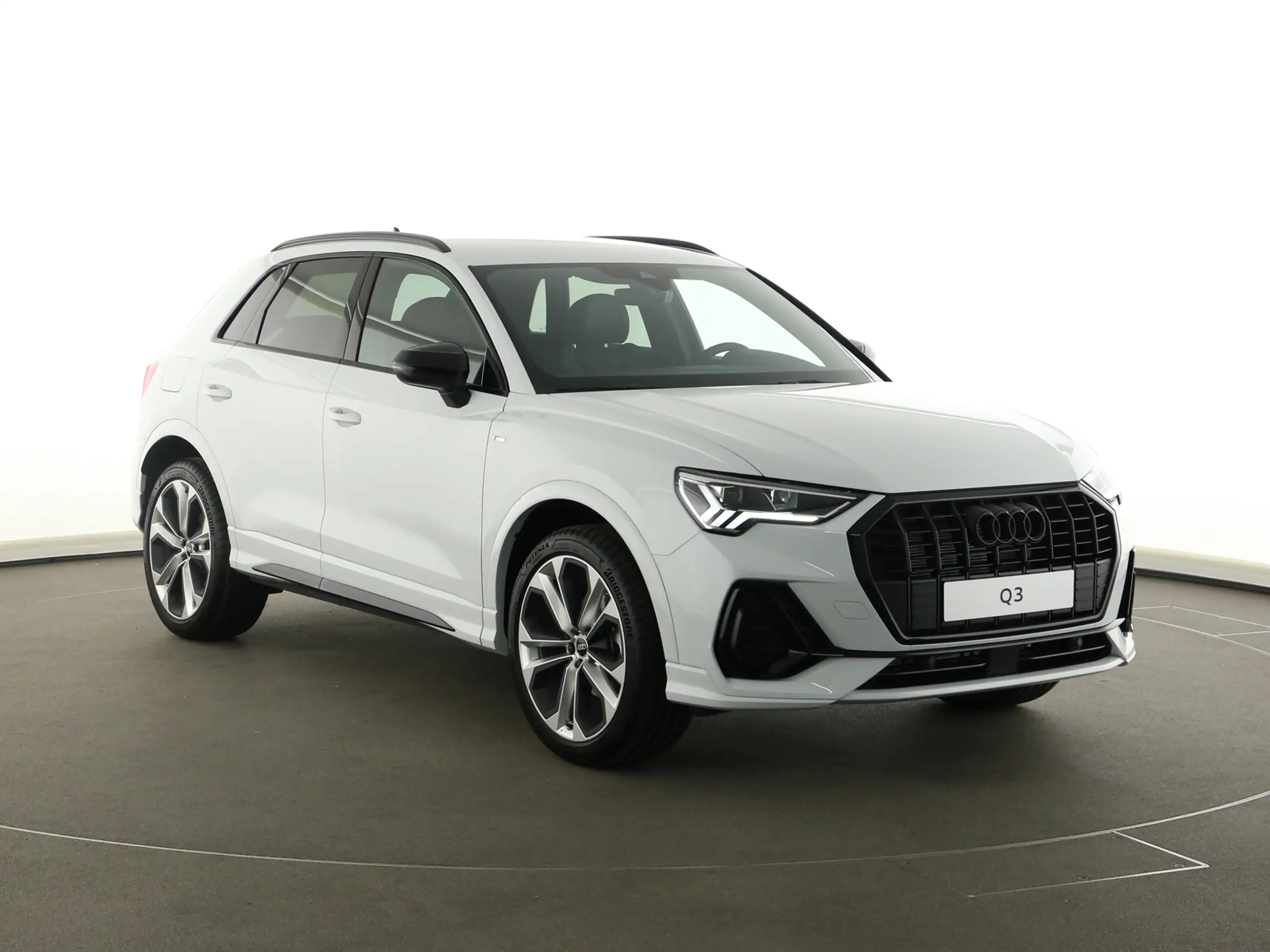 Audi - Q3