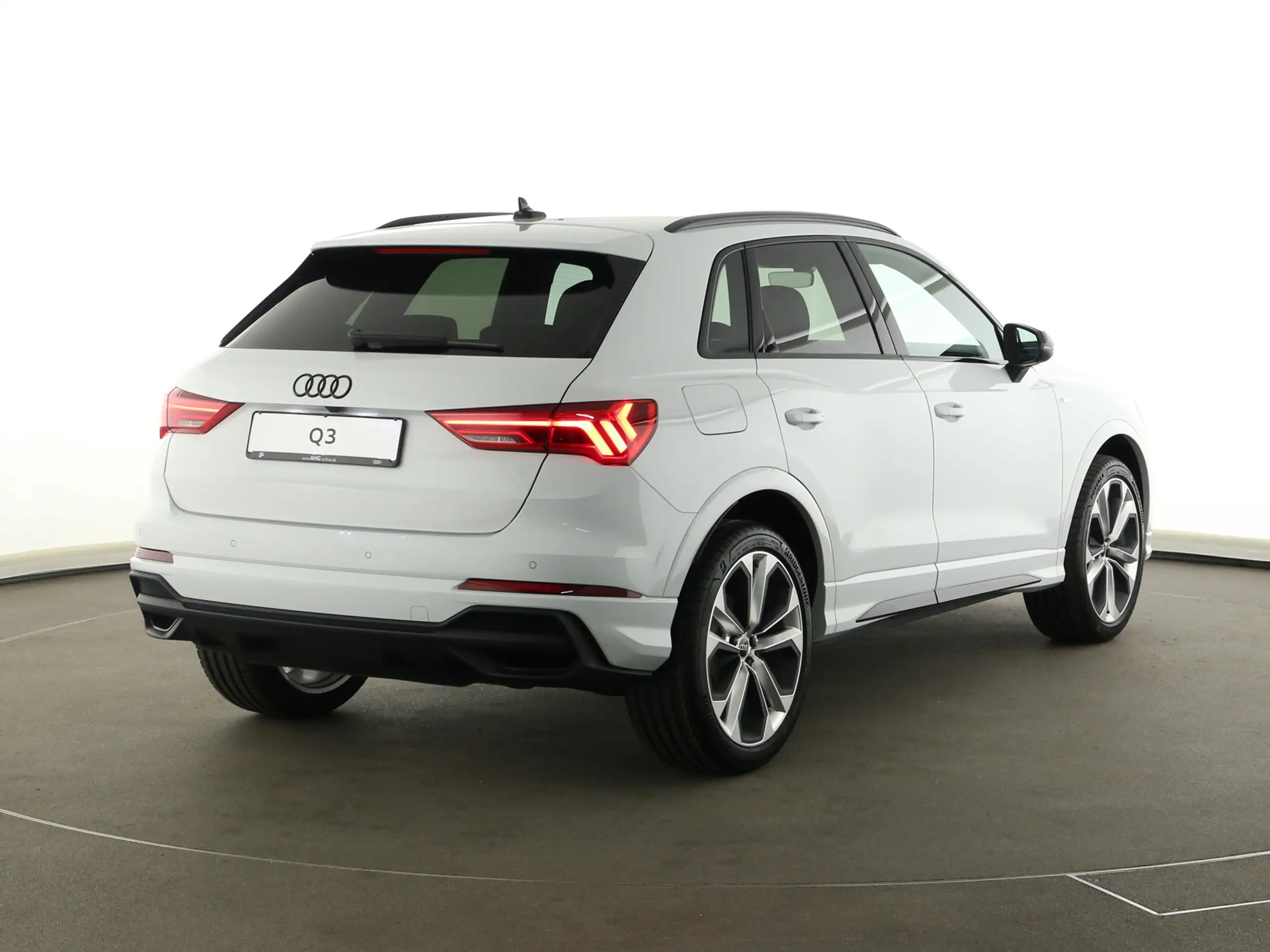 Audi - Q3