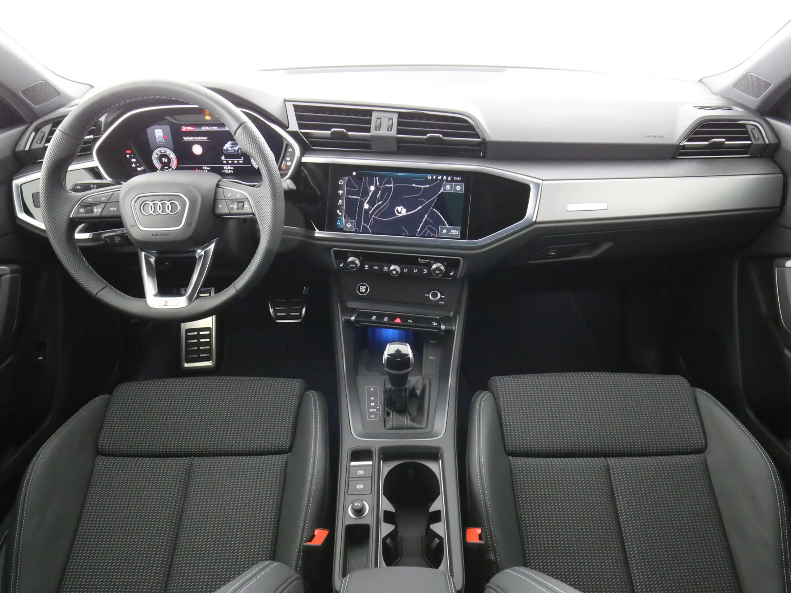 Audi - Q3