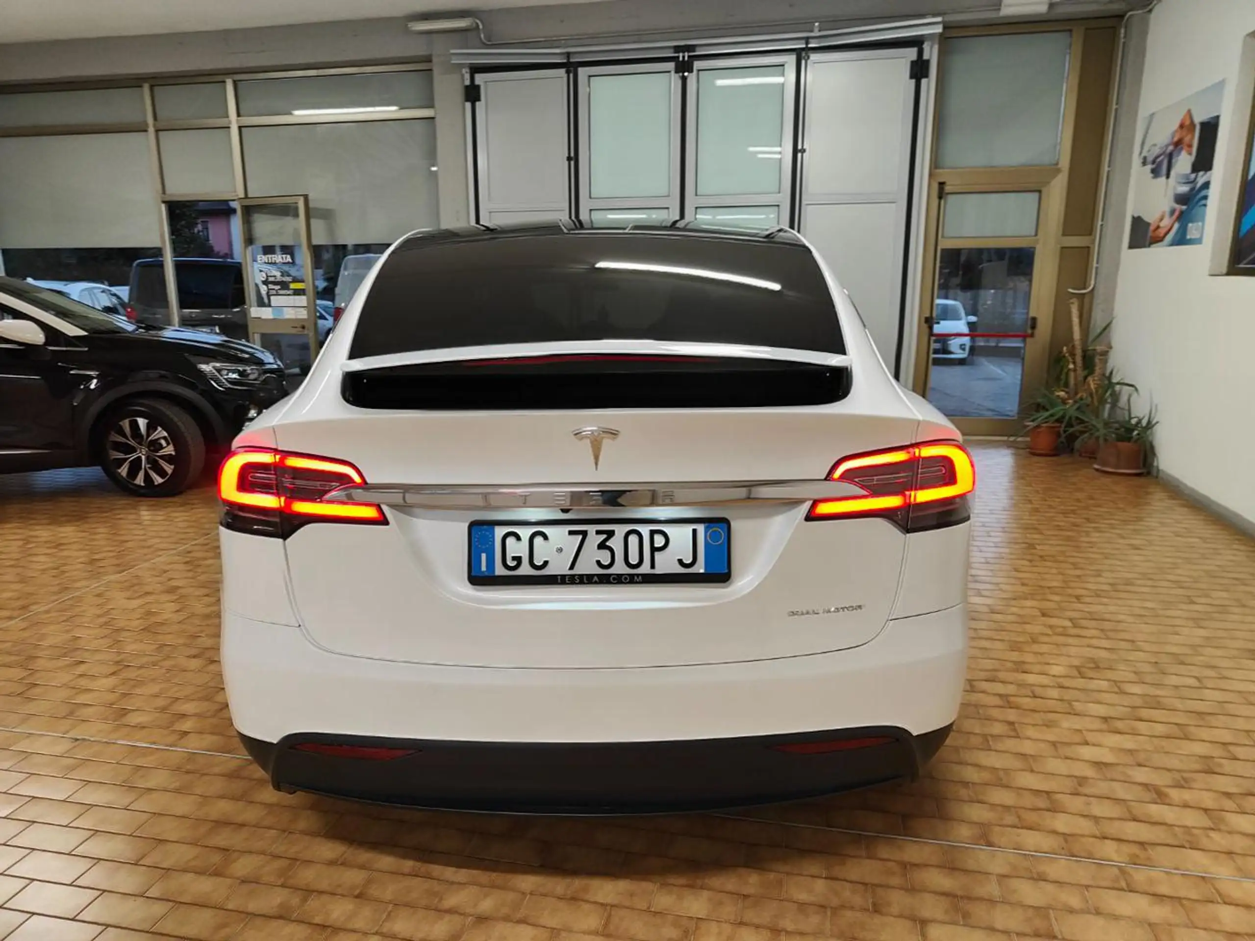 Tesla - Model X