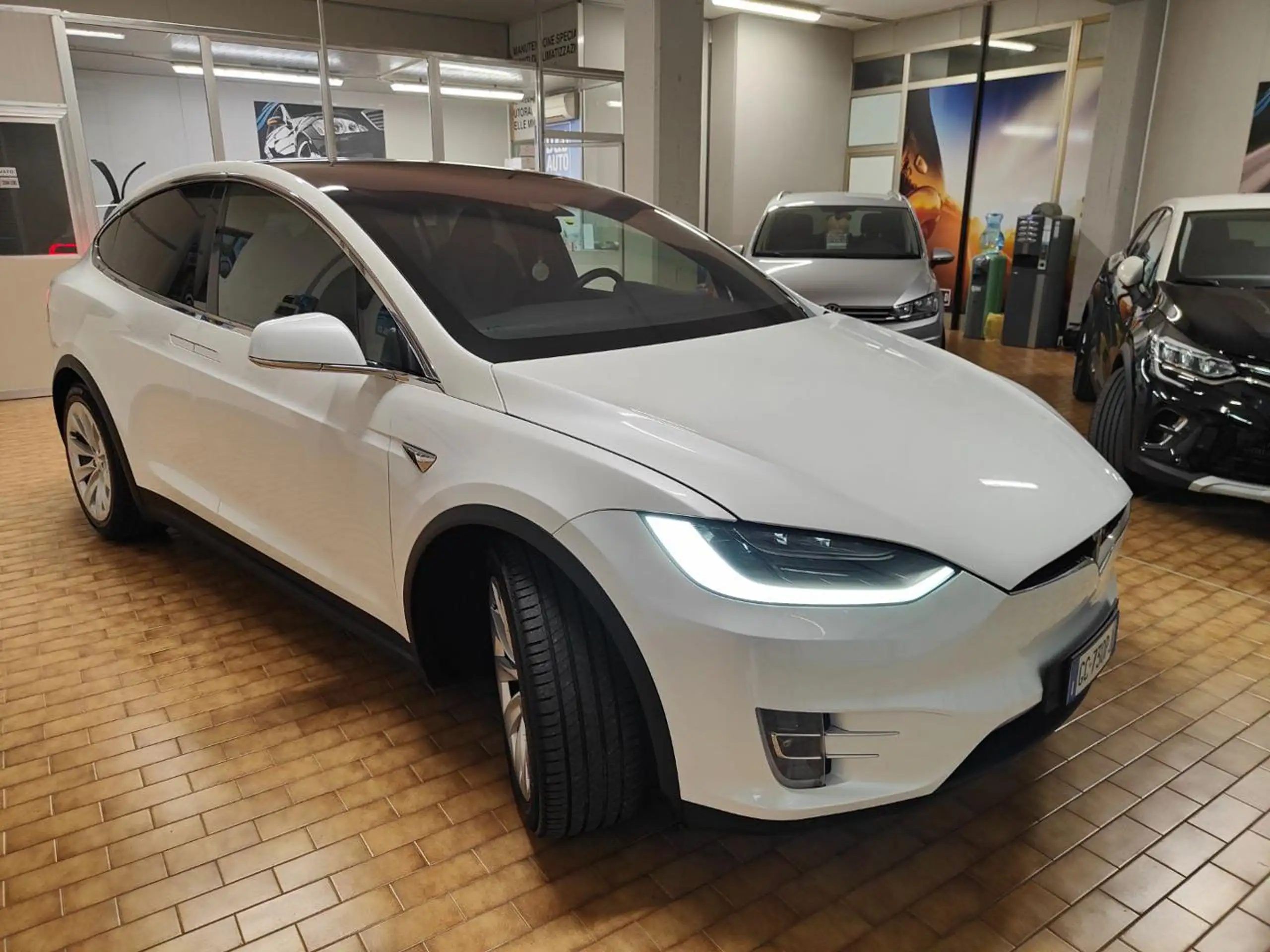 Tesla - Model X