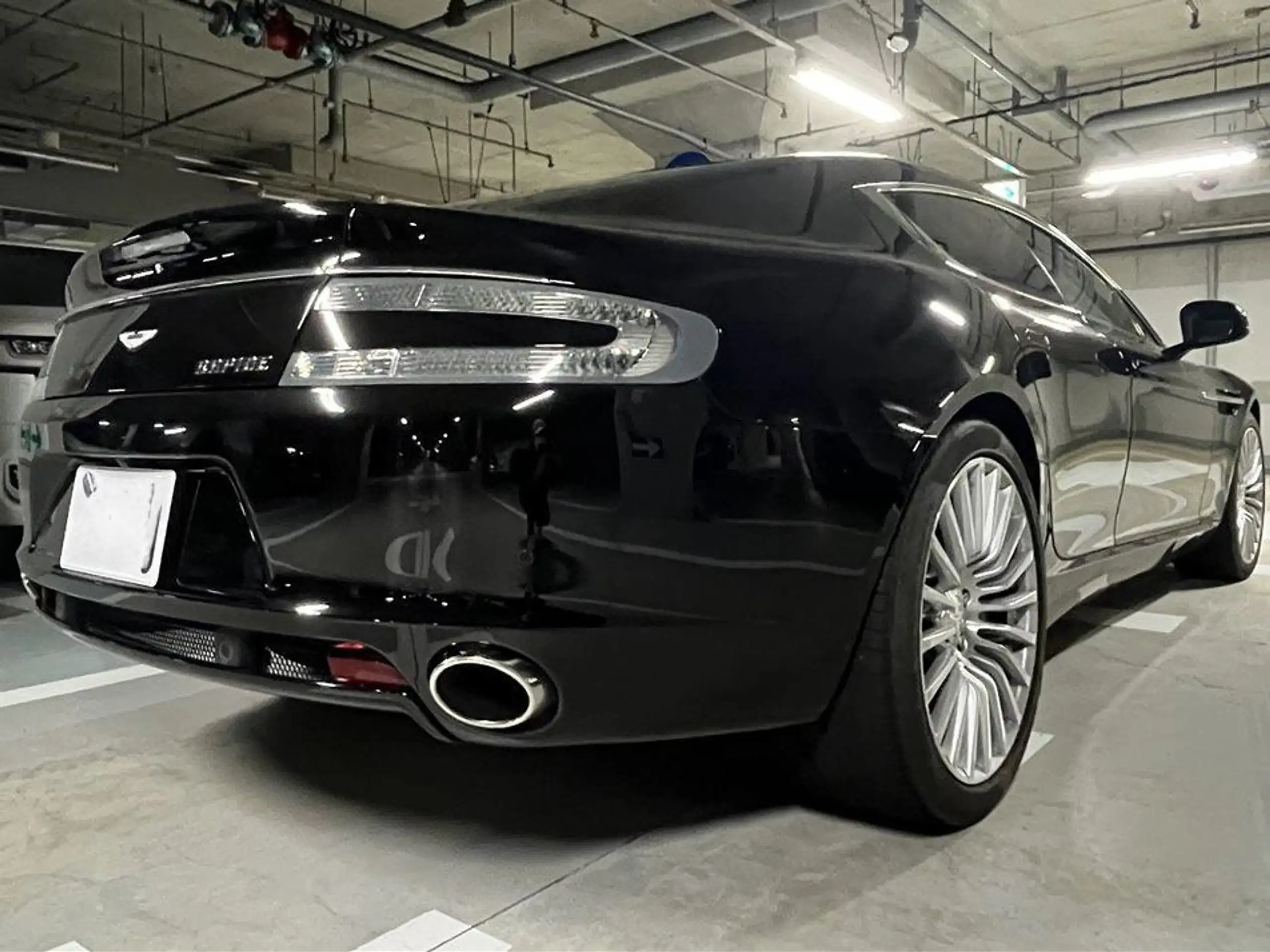 Aston Martin - Rapide