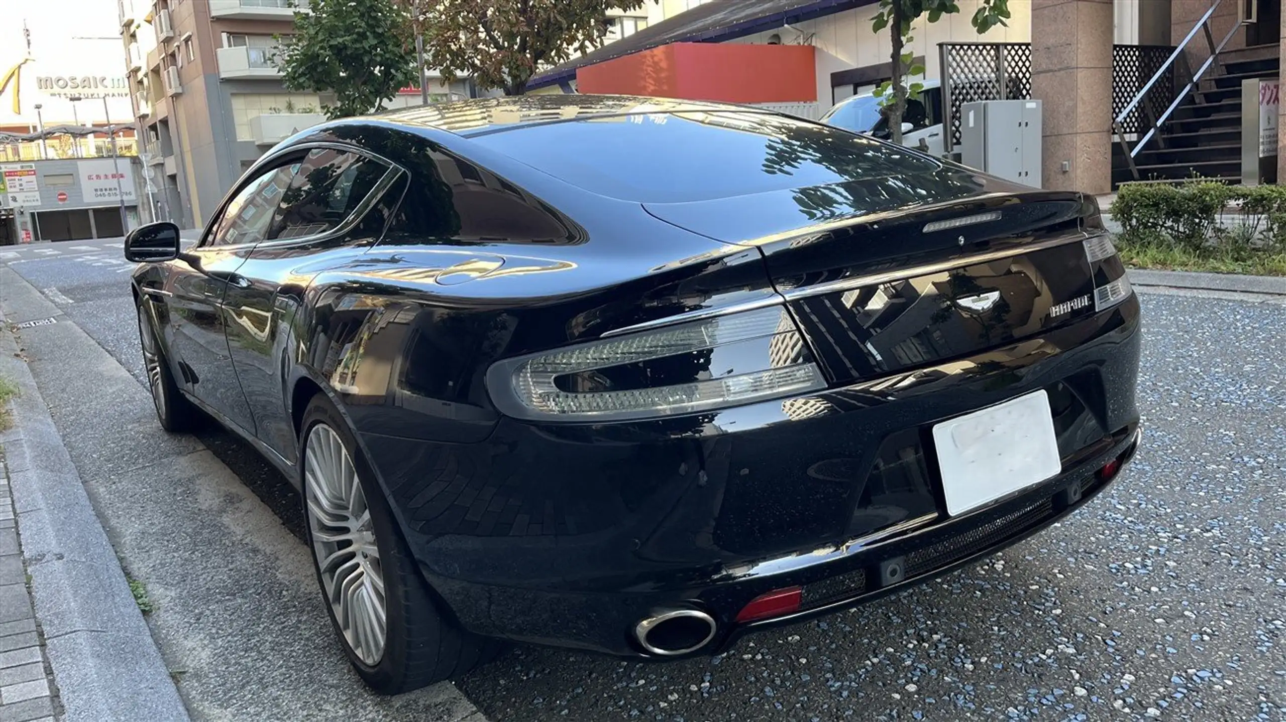 Aston Martin - Rapide