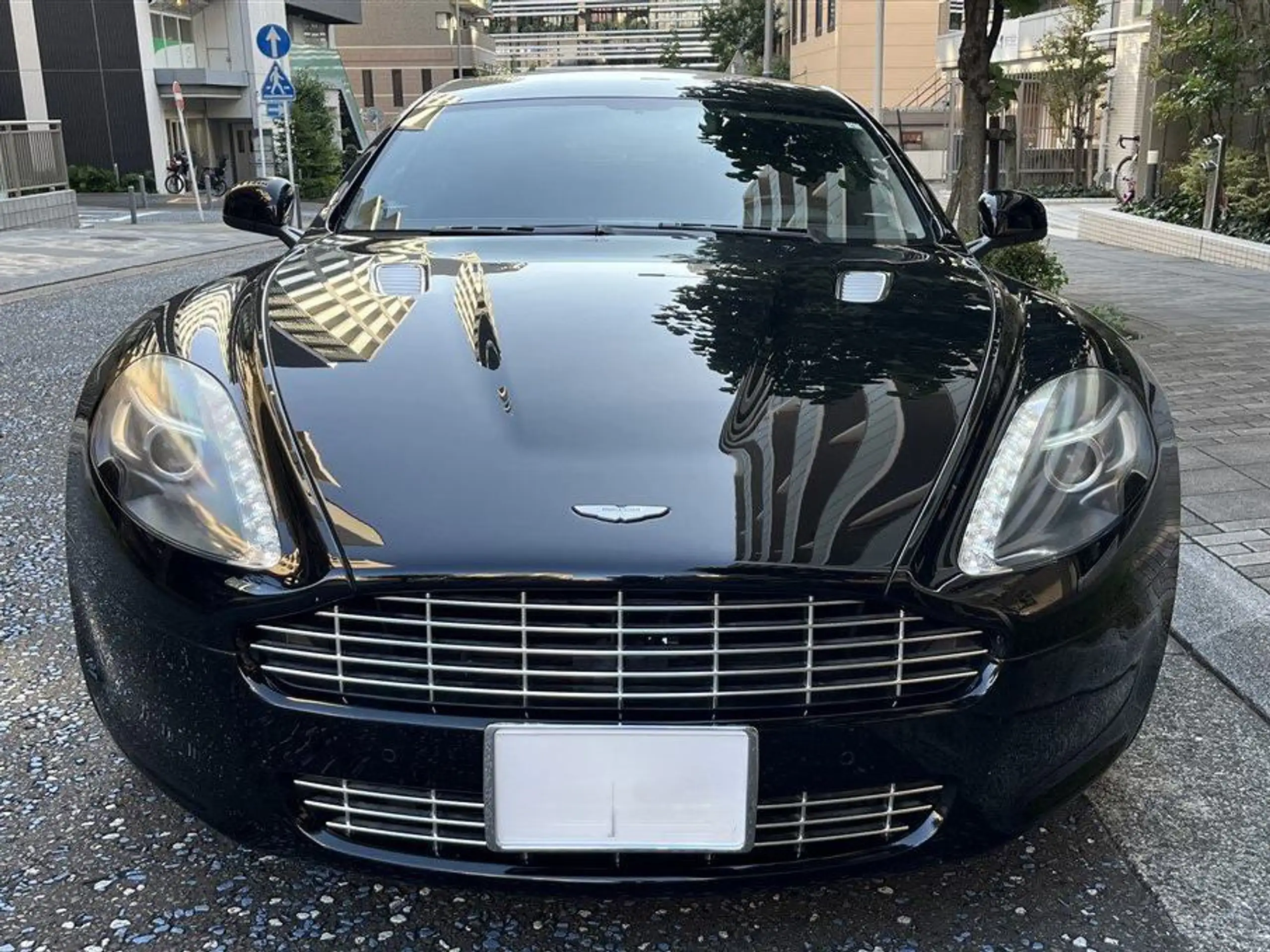 Aston Martin - Rapide