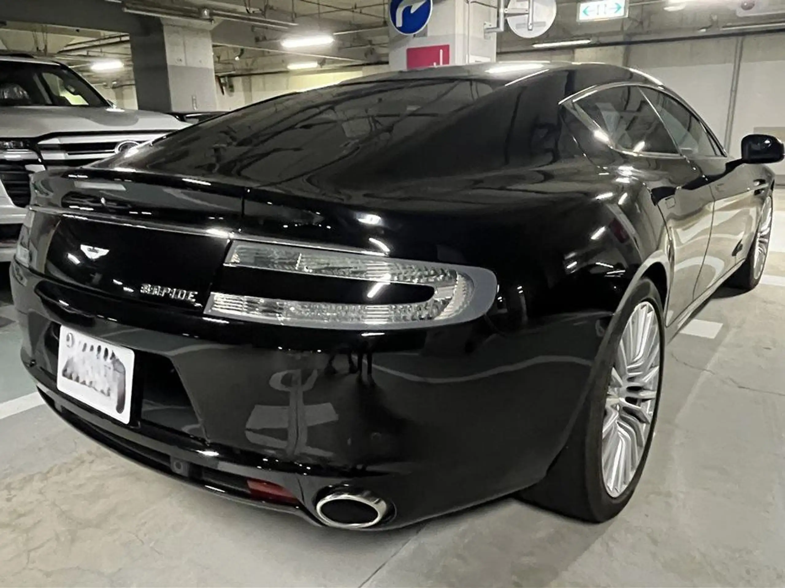 Aston Martin - Rapide