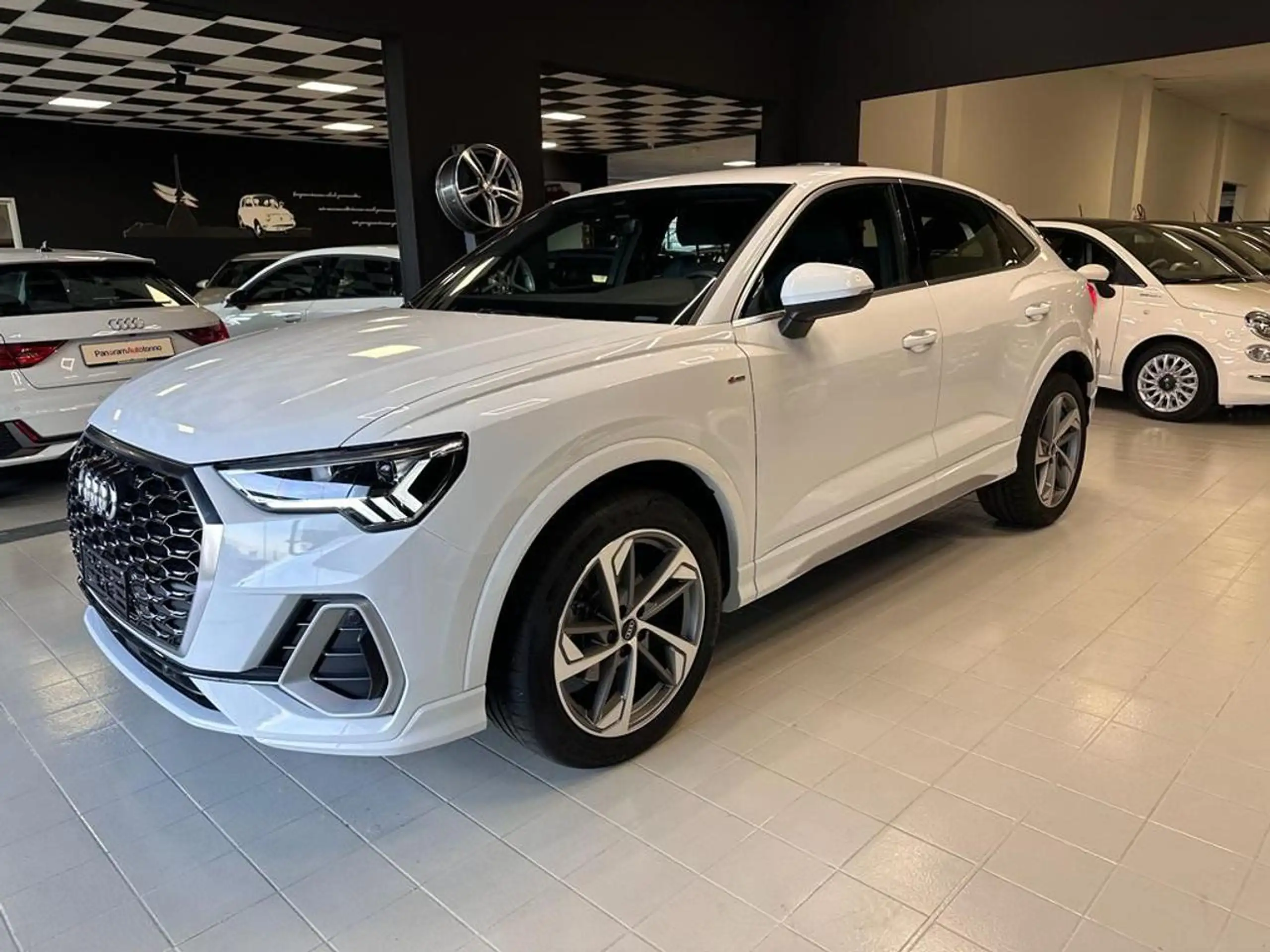 Audi - Q3