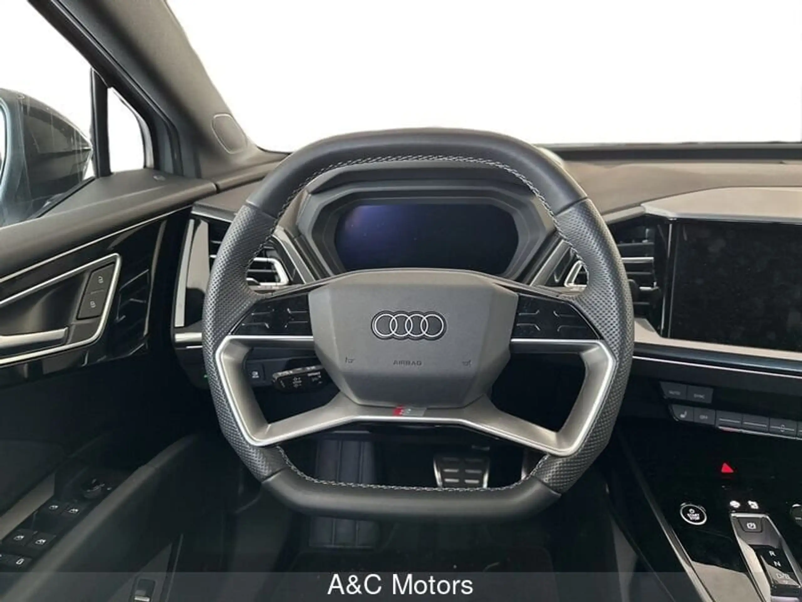 Audi - Q4 e-tron