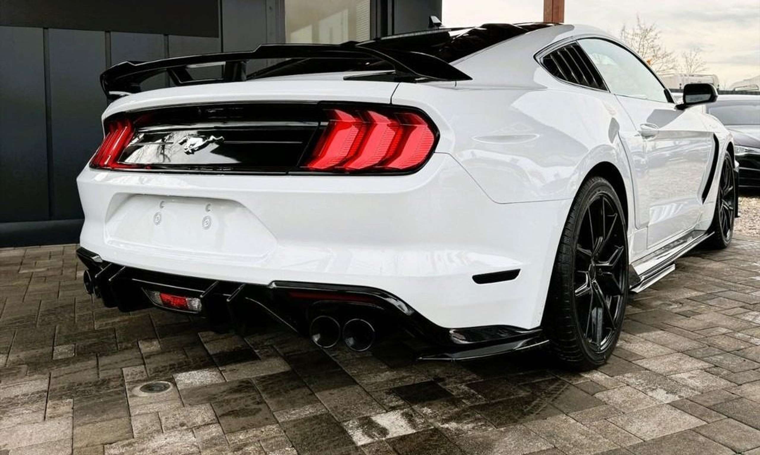 Ford - Mustang