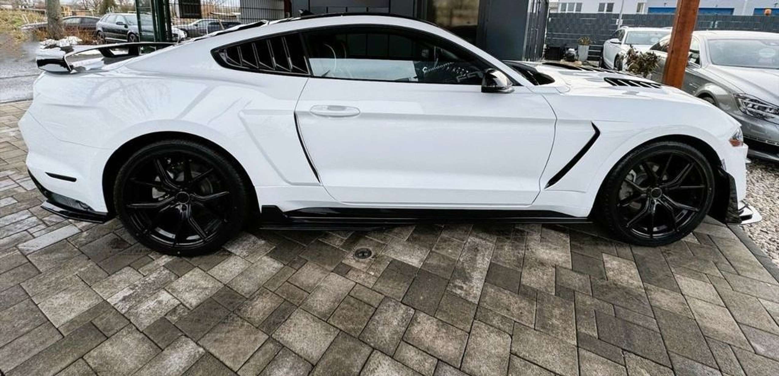 Ford - Mustang