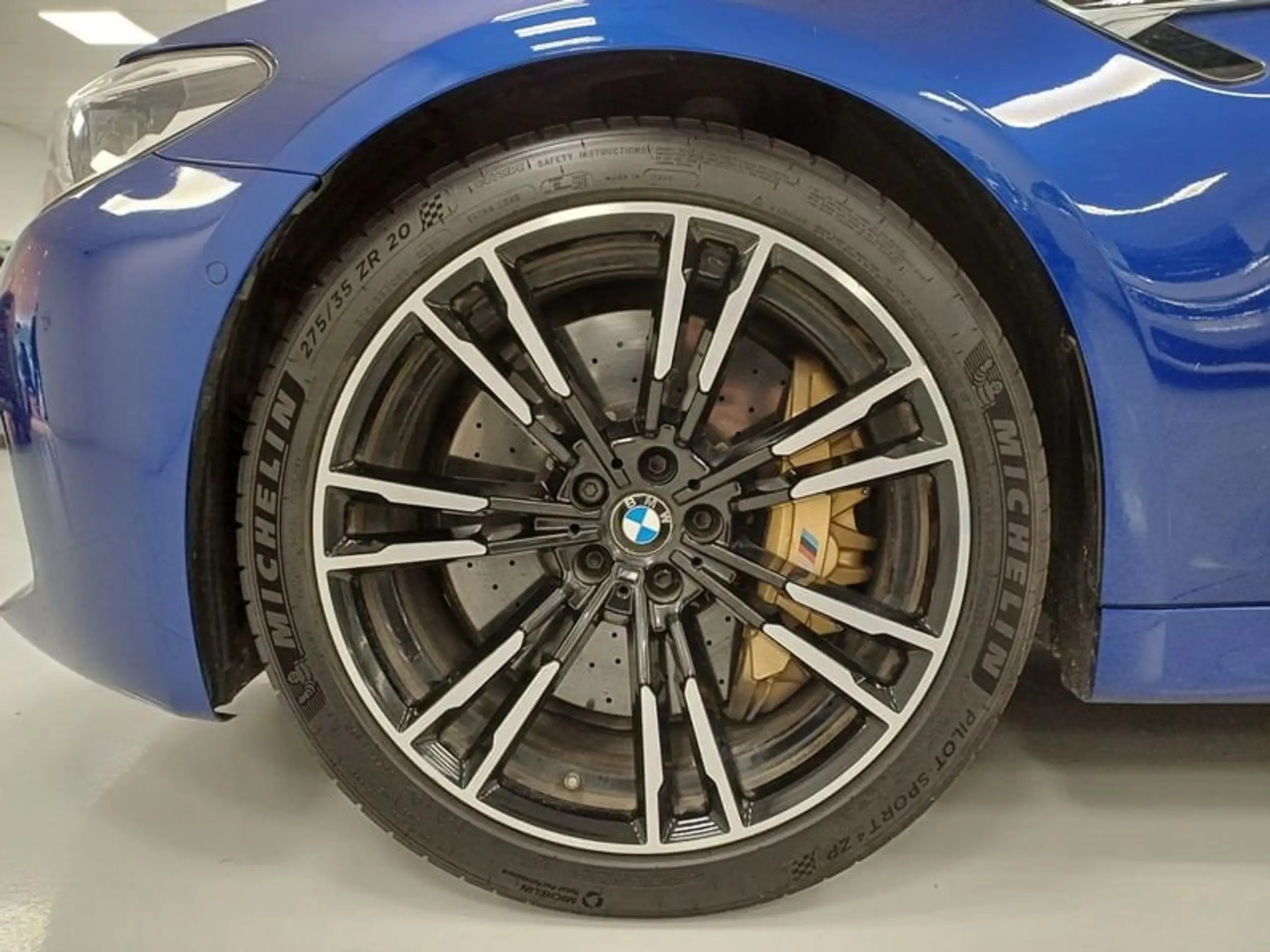 BMW - M5