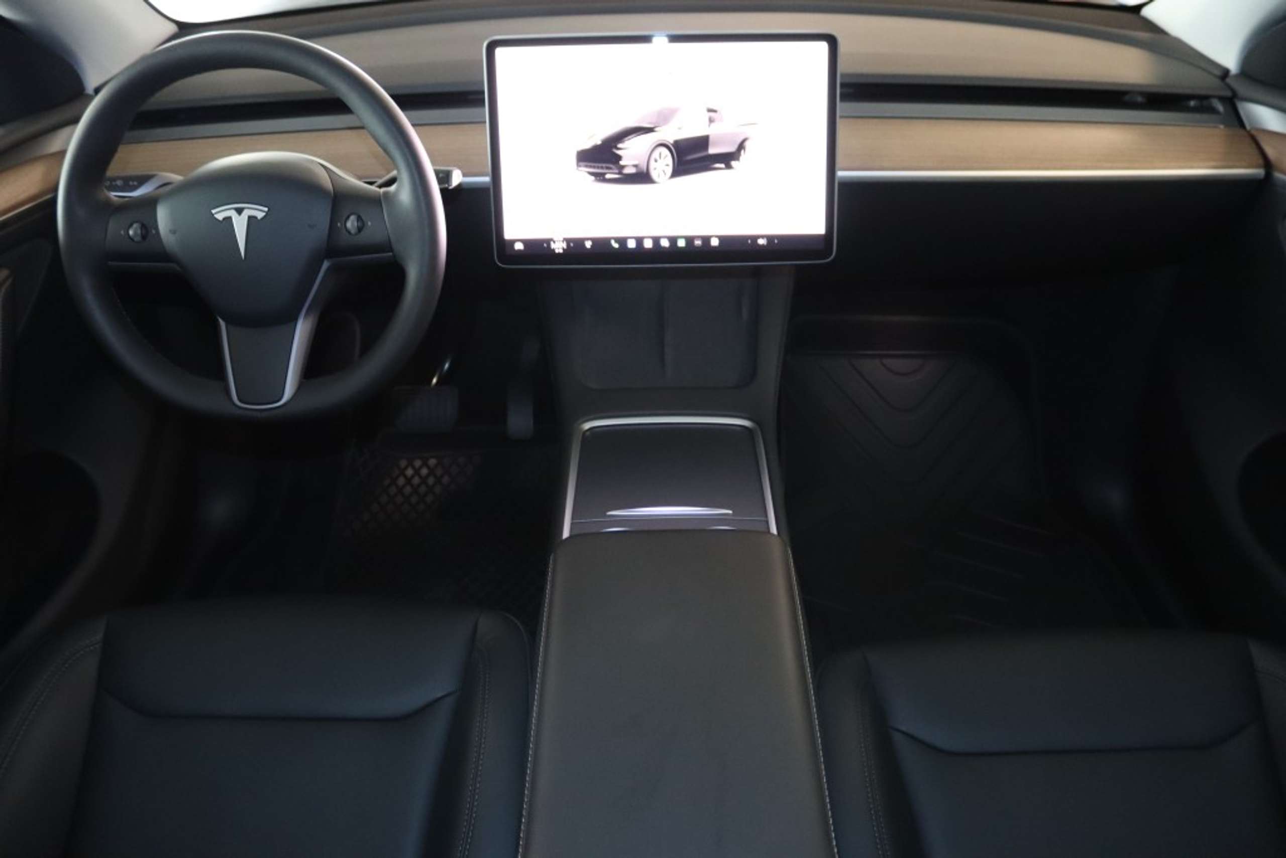 Tesla - Model Y