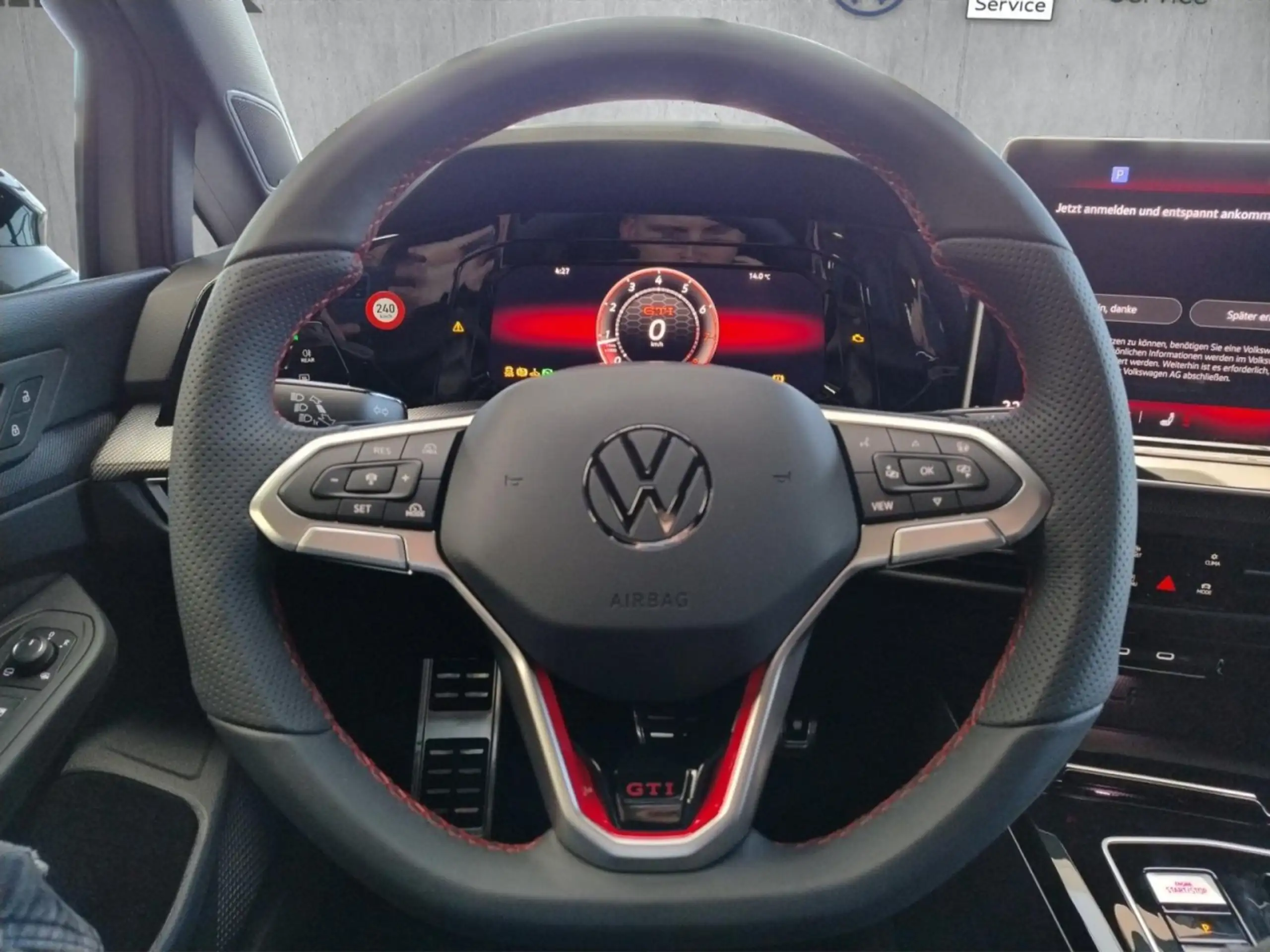 Volkswagen - Golf GTI