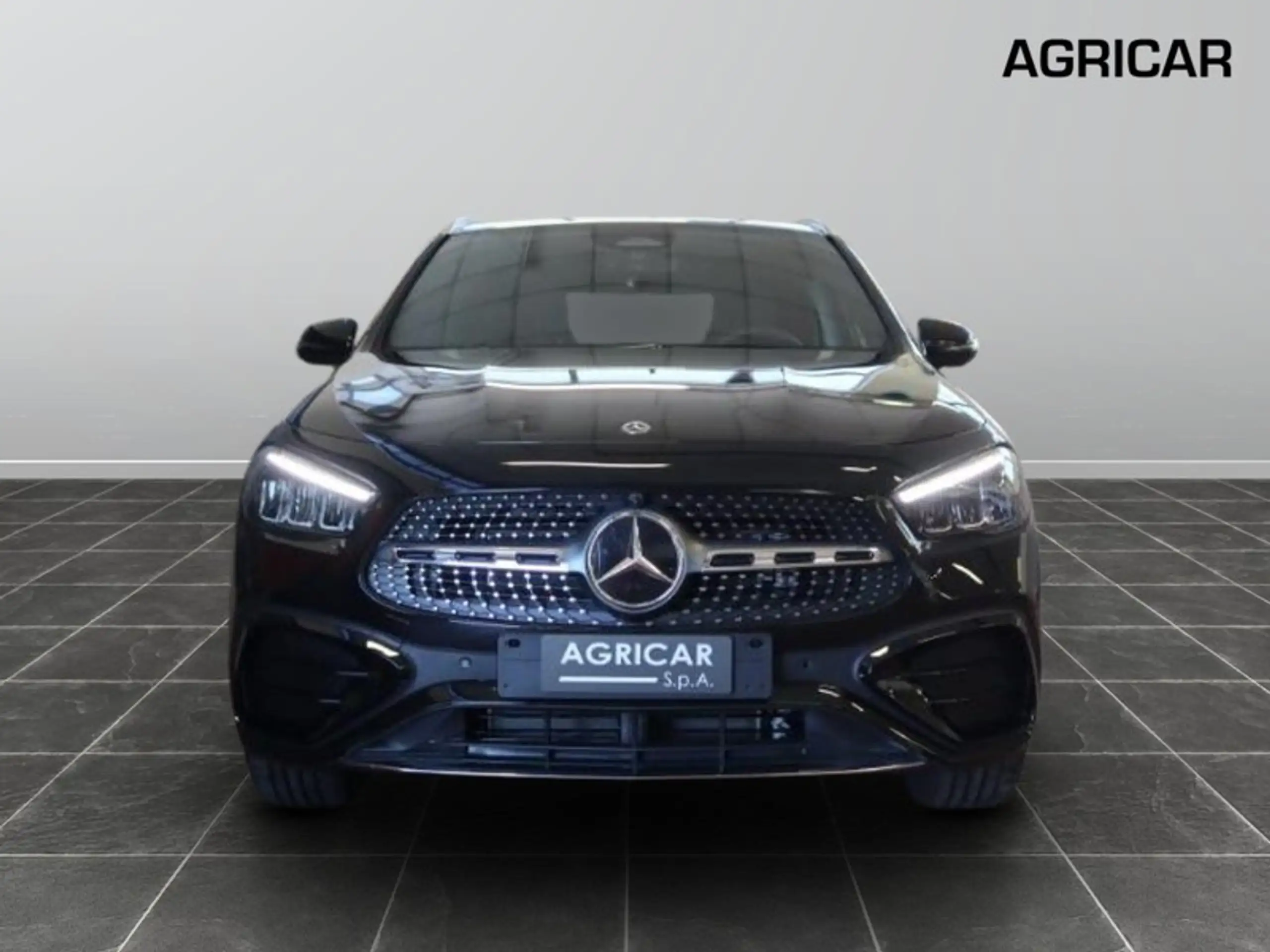 Mercedes-Benz - GLA 250