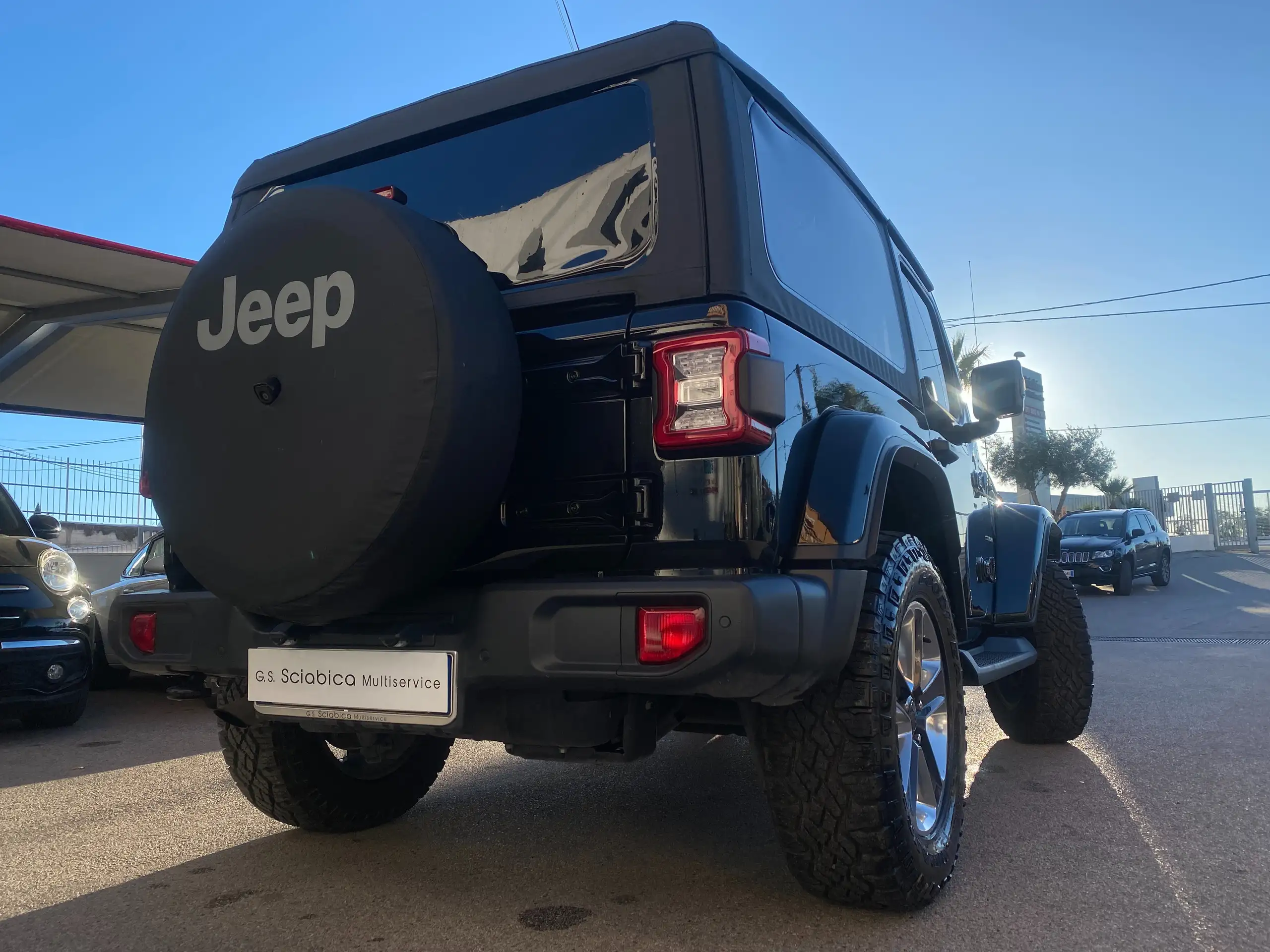 Jeep - Wrangler