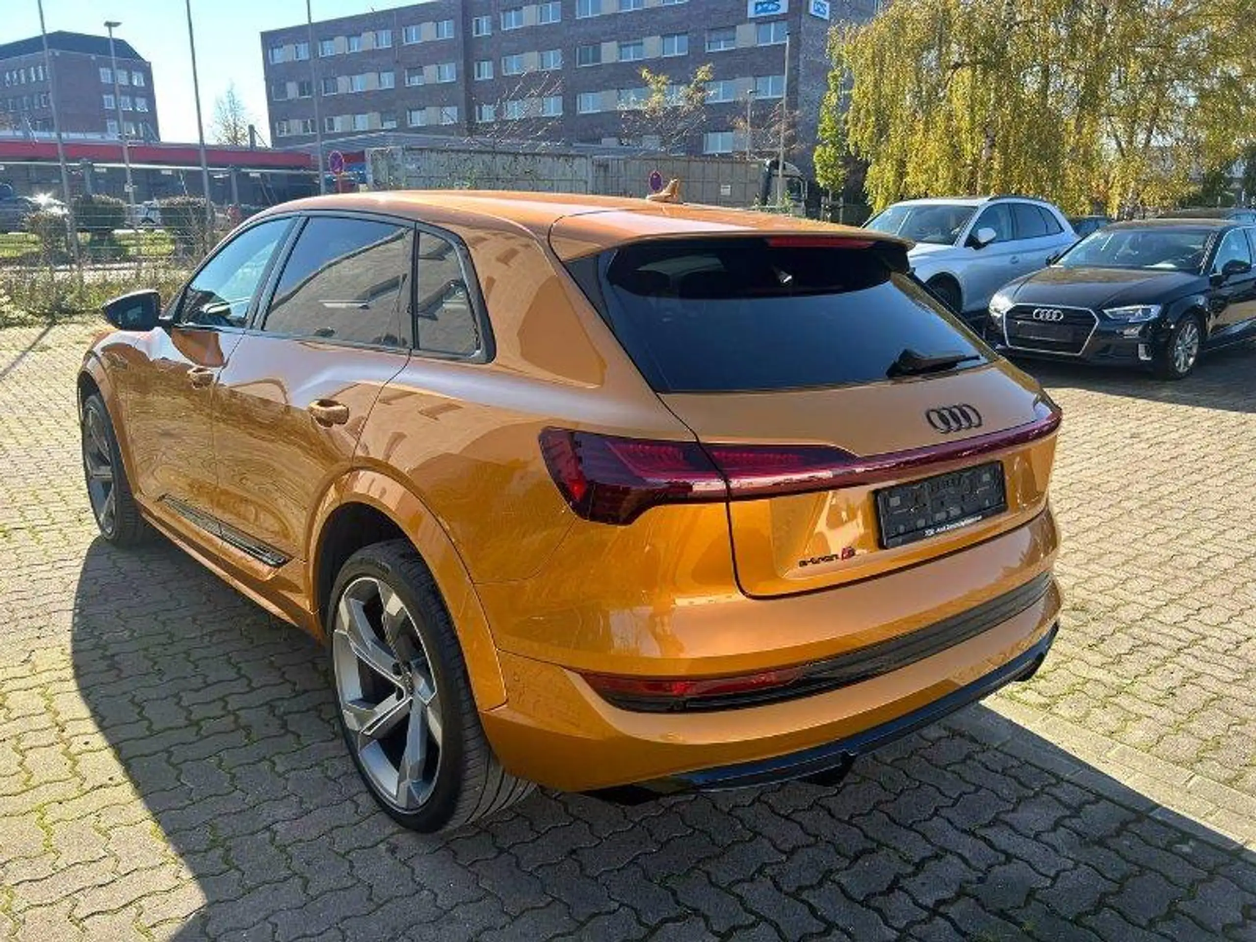 Audi - e-tron