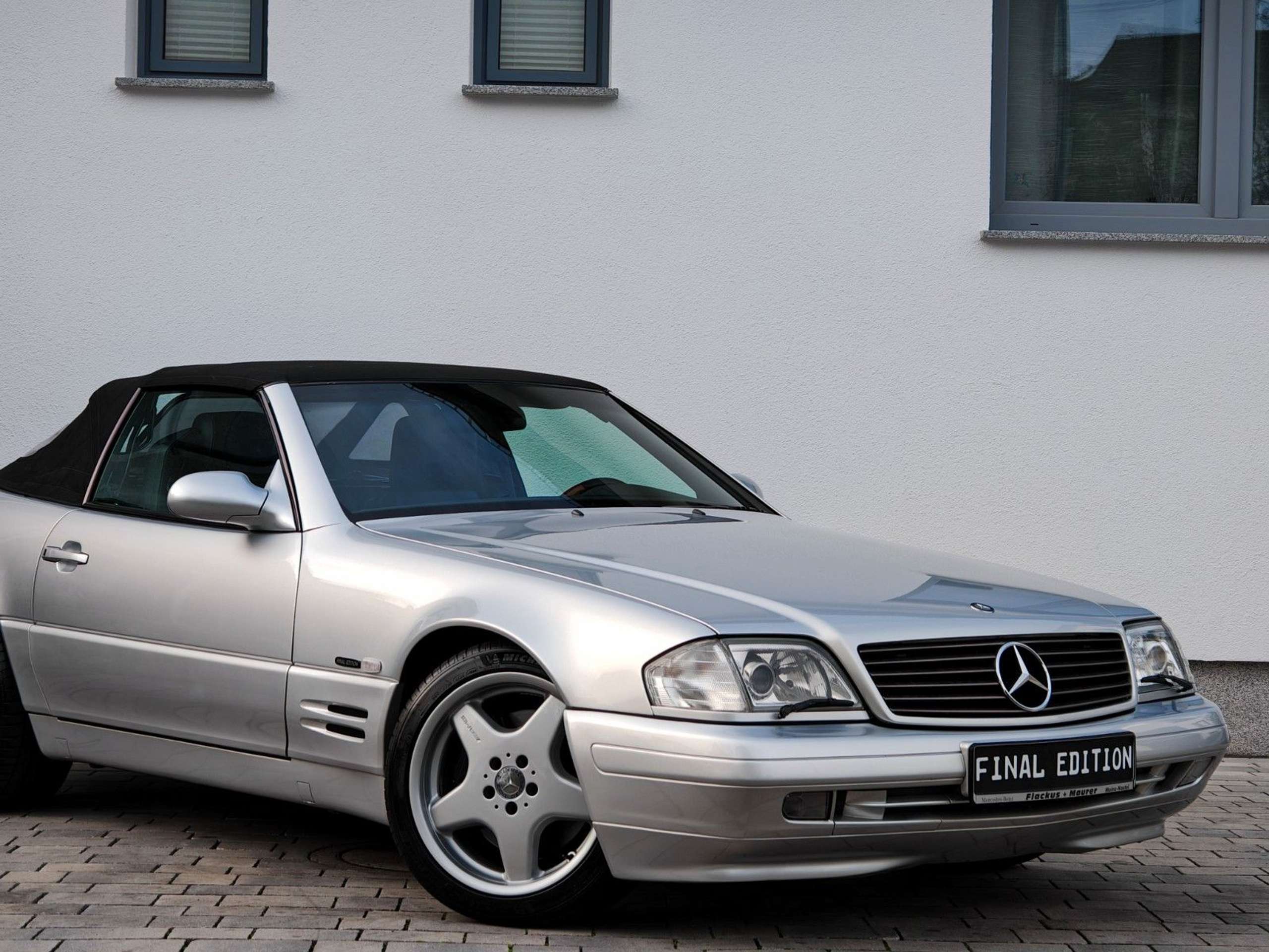 Mercedes-Benz - SL 320