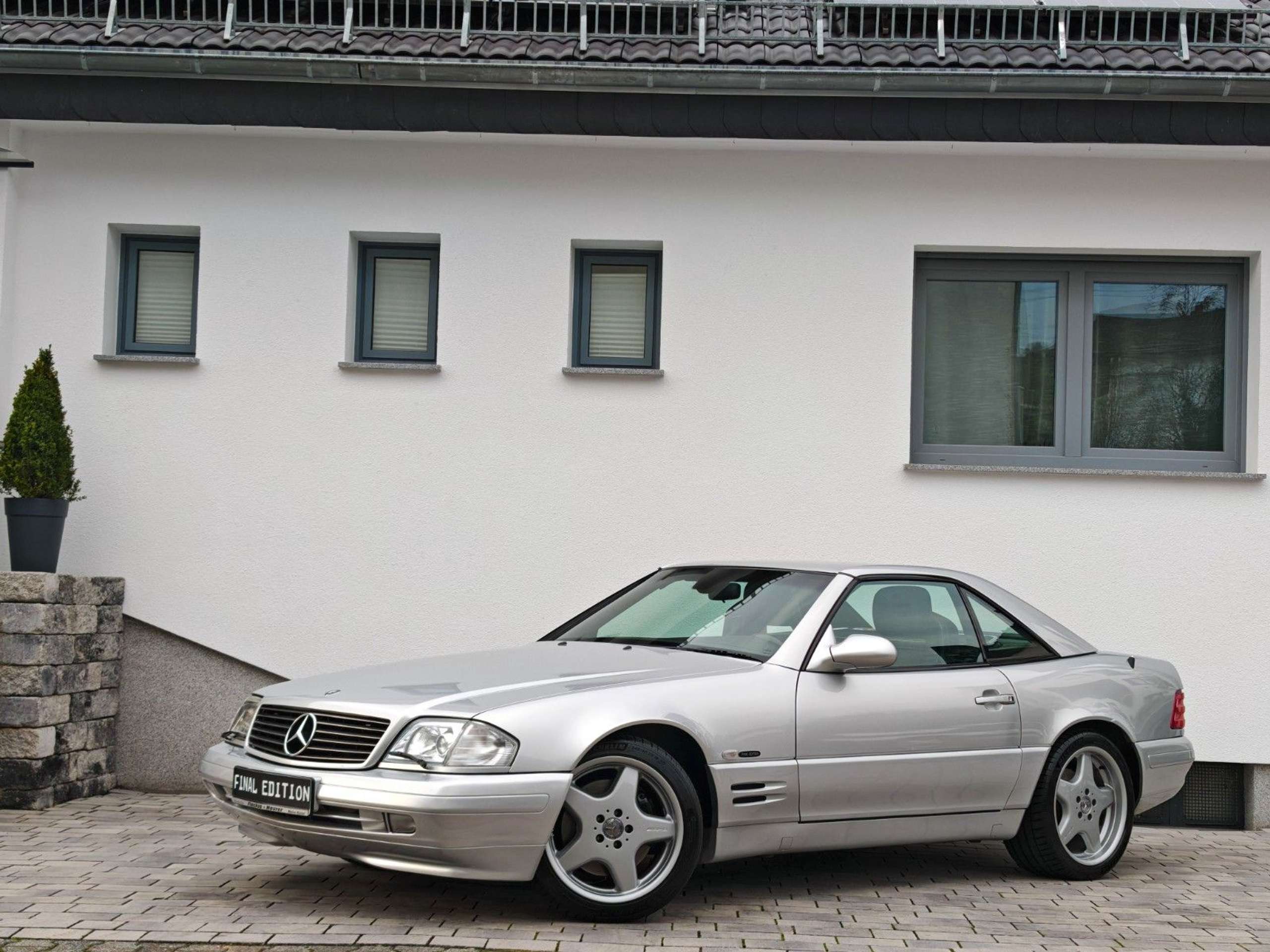 Mercedes-Benz - SL 320