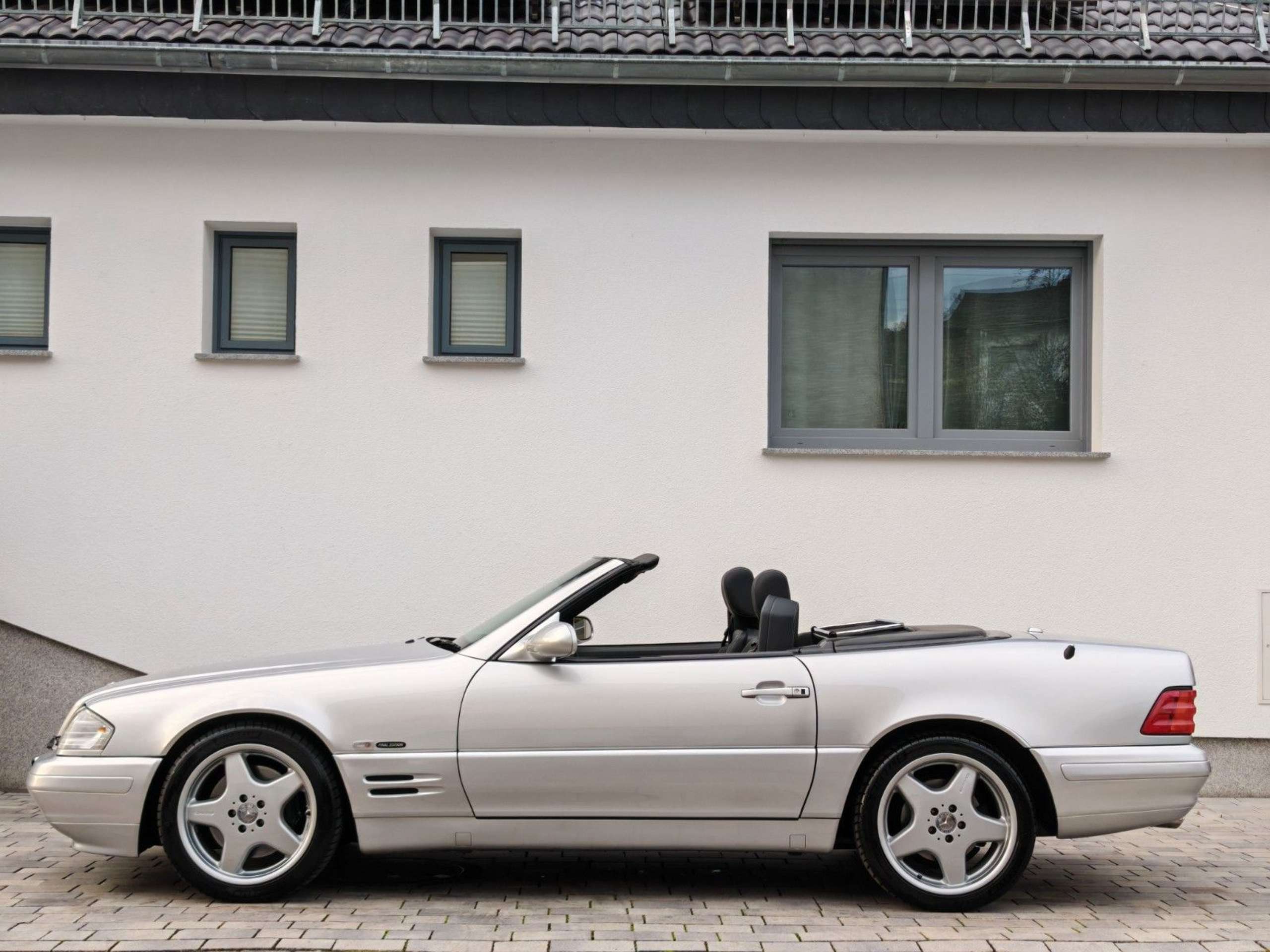 Mercedes-Benz - SL 320