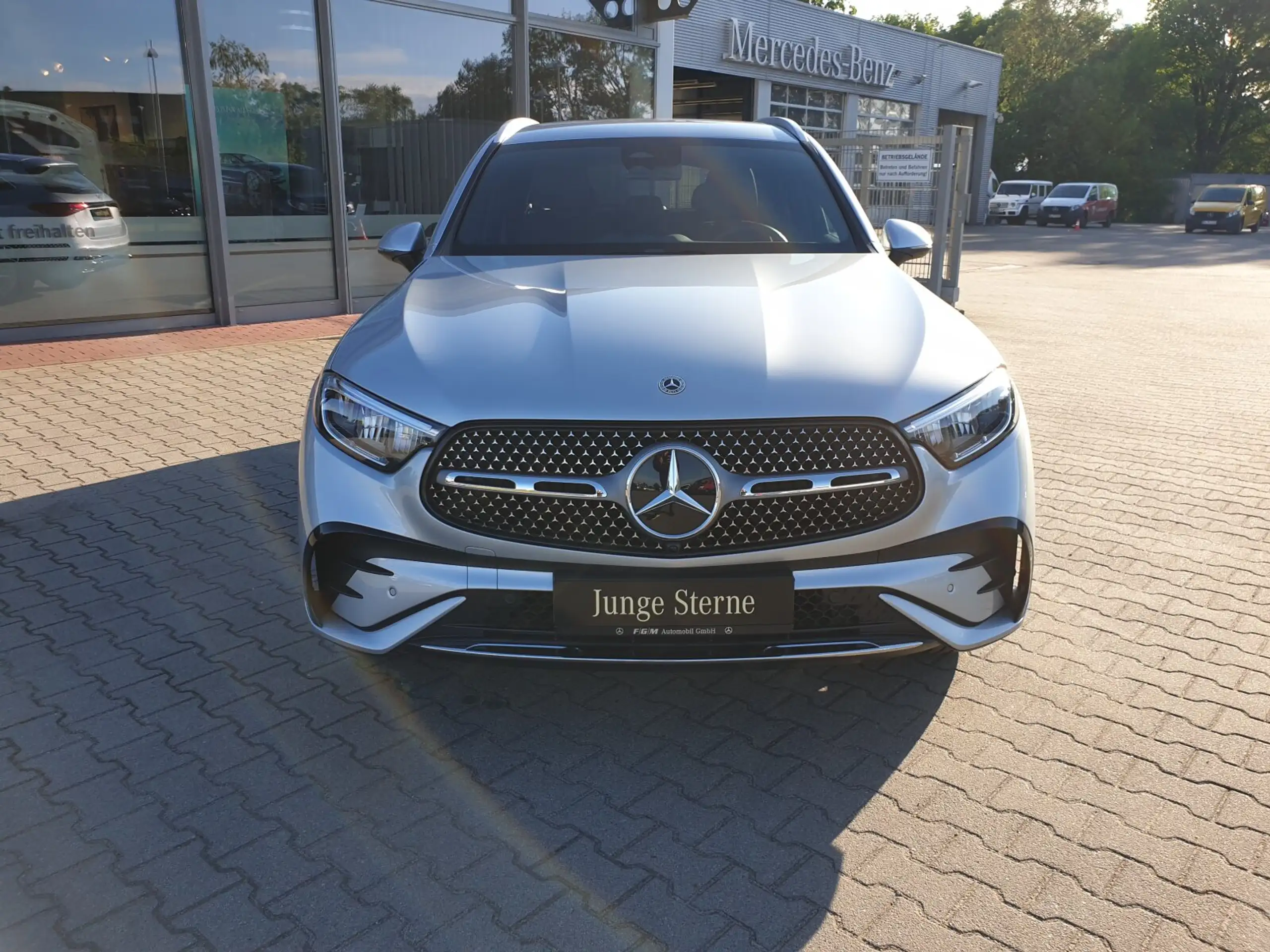 Mercedes-Benz - GLC 300